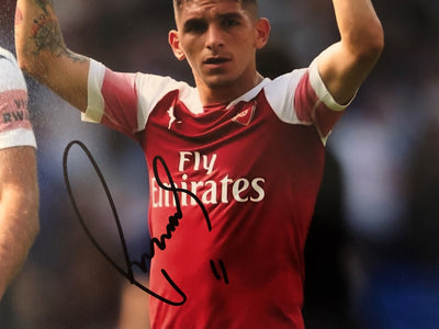 ARSENAL - LUCAS TORREIRA - SIGNERT BILDE MED EKTEHETSBEVIS/COA