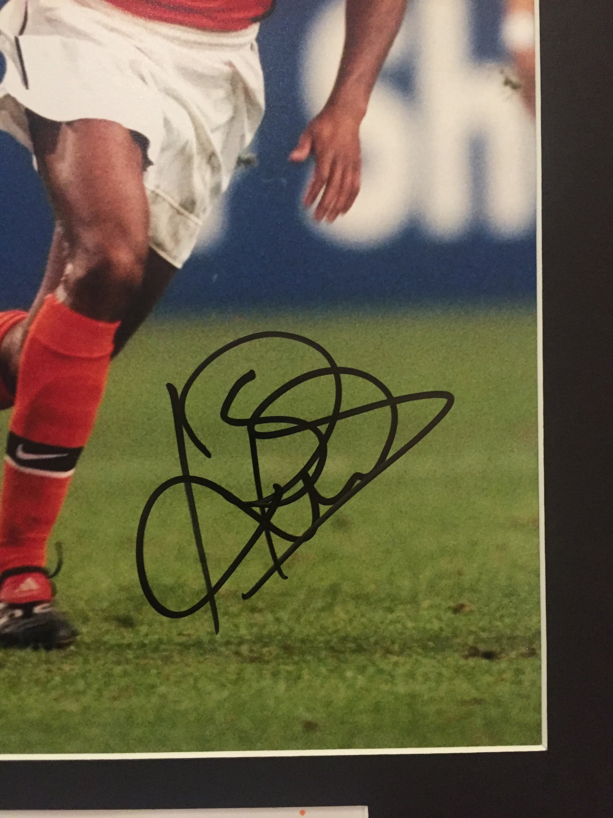 PATRICK KLUIVERT - SIGNERT BILDE MED EKTEHETSBEVIS/COA