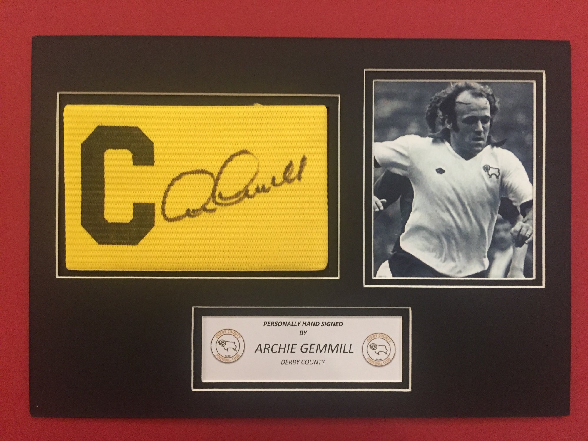 ARCHIE GEMMILL - SIGNERT KAPTEINSBIND MED EKTEHETSBEVIS/COA