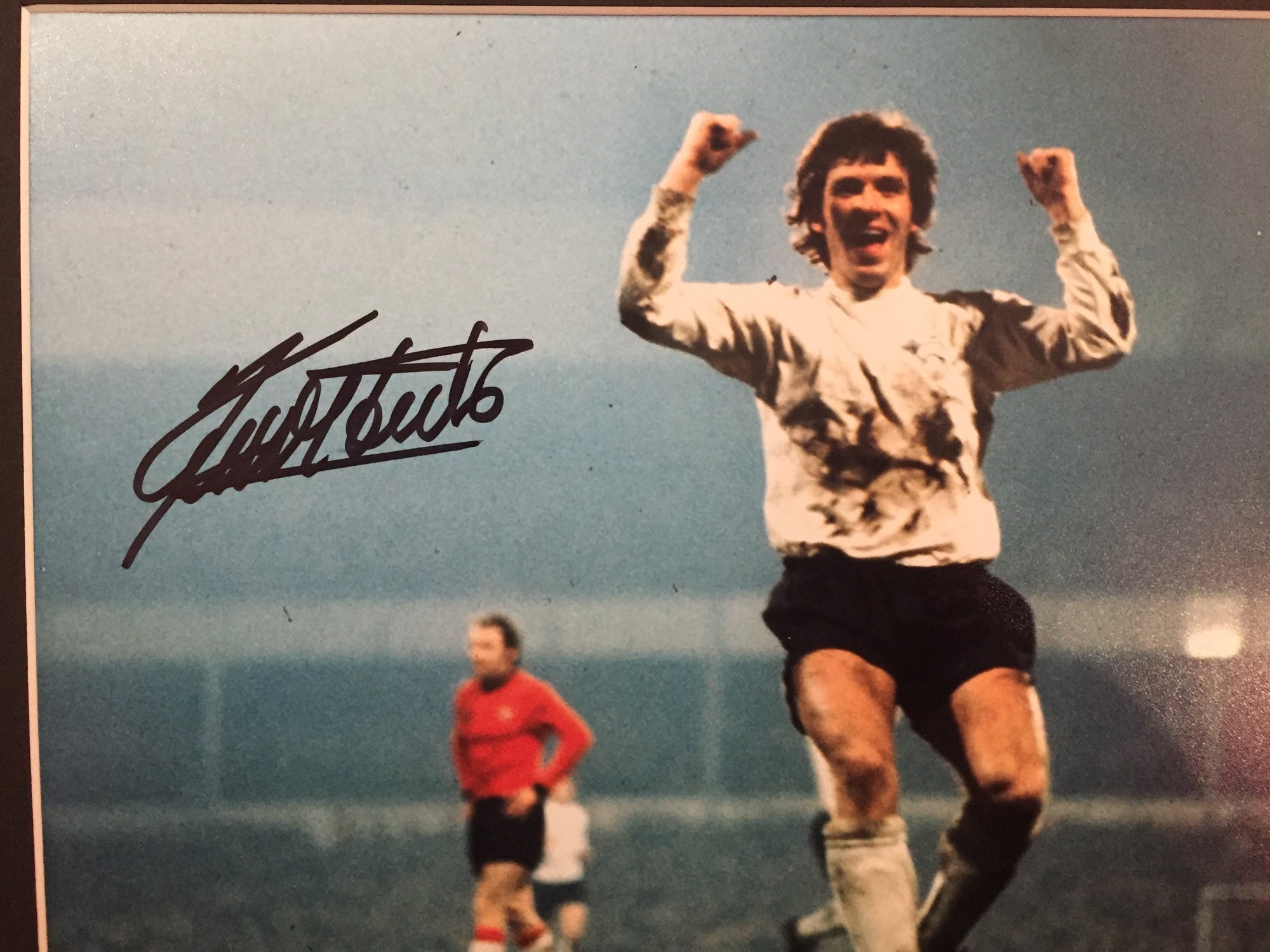 KEVIN HECTOR - SIGNERT BILDE MED EKTEHETSBEVIS/COA