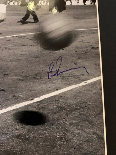 PETER LORIMER - SIGNERT BILDE MED EKTEHETSBEVIS/COA