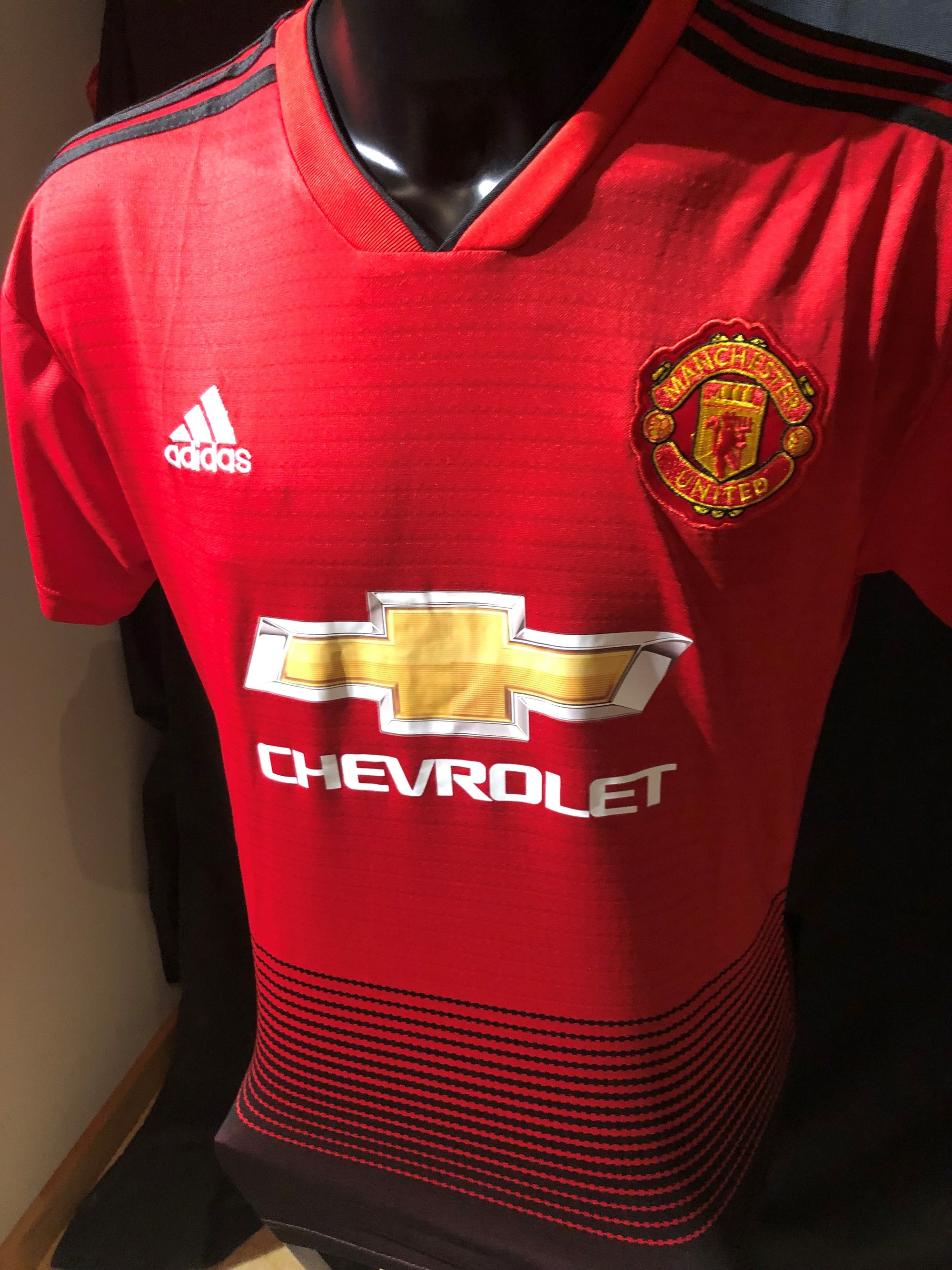 MANCHESTER UNITED - ANDREAS PEREIRA - SIGNERT DRAKT MED EKTEHETSBEVIS/COA