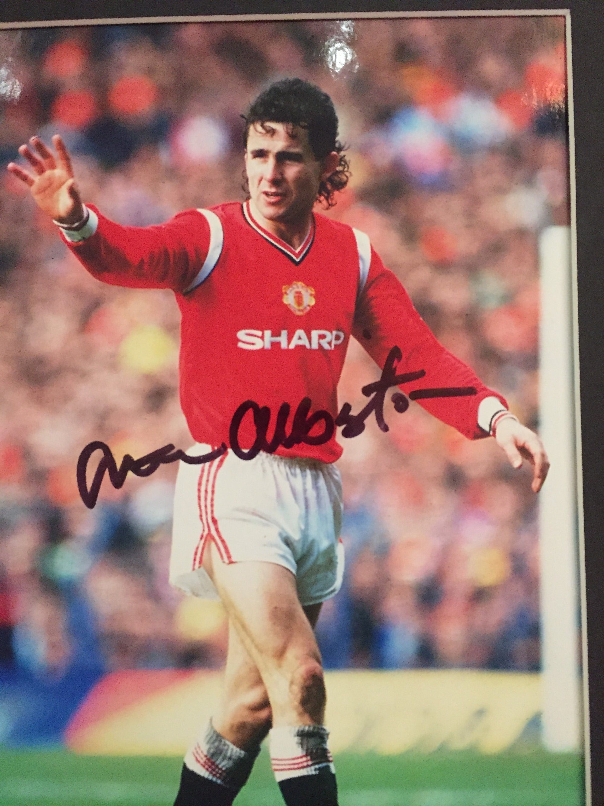 MANCHESTER UNITED - ARTHUR ALBISTON - SIGNERT BILDE MED EKTEHETSBEVIS/COA