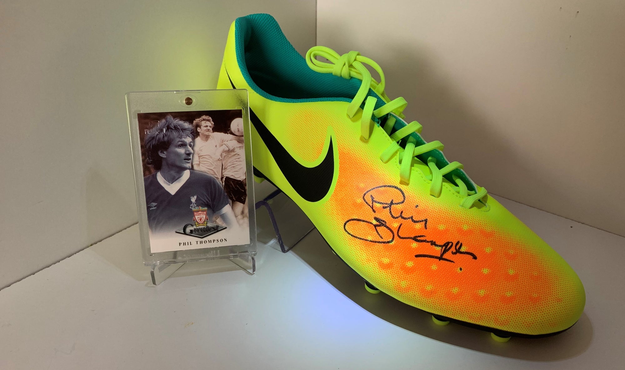 PHIL THOMPSON - SIGNERT SKO MED EKTEHETSBEVIS/COA
