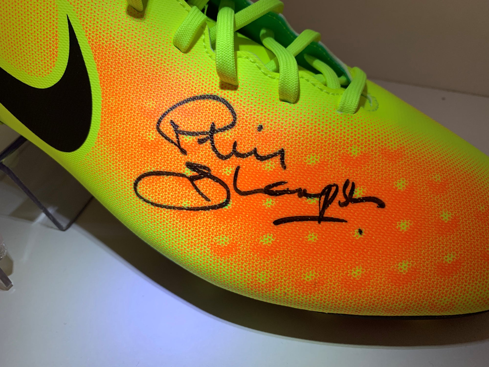 PHIL THOMPSON - SIGNERT SKO MED EKTEHETSBEVIS/COA