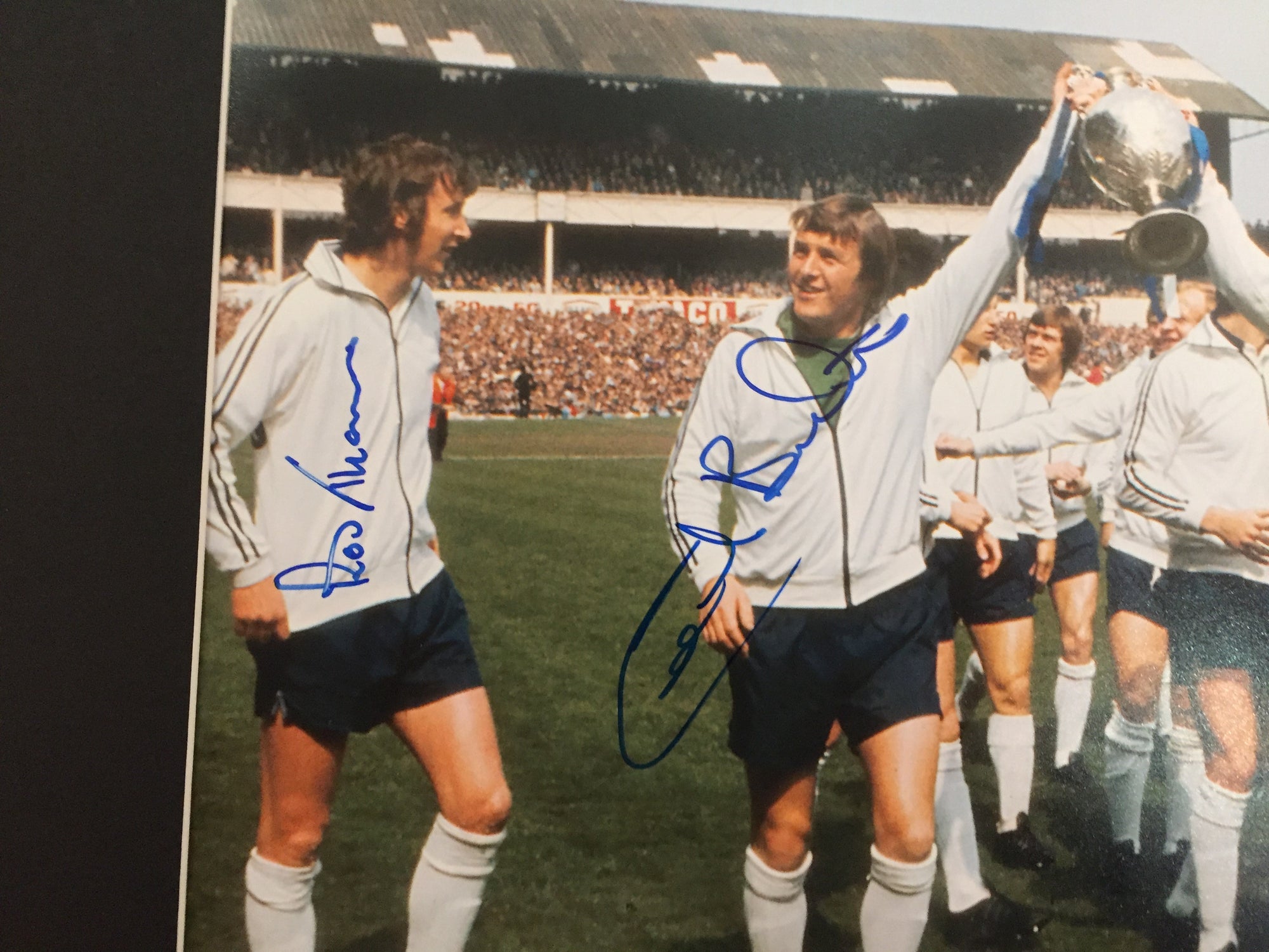 ROD THOMAS, ROGER DAVIES, HENRY NEWTON & COLIN BOULTON - MULTISIGNERT BILDE MED EKTEHETSBEVIS/COA