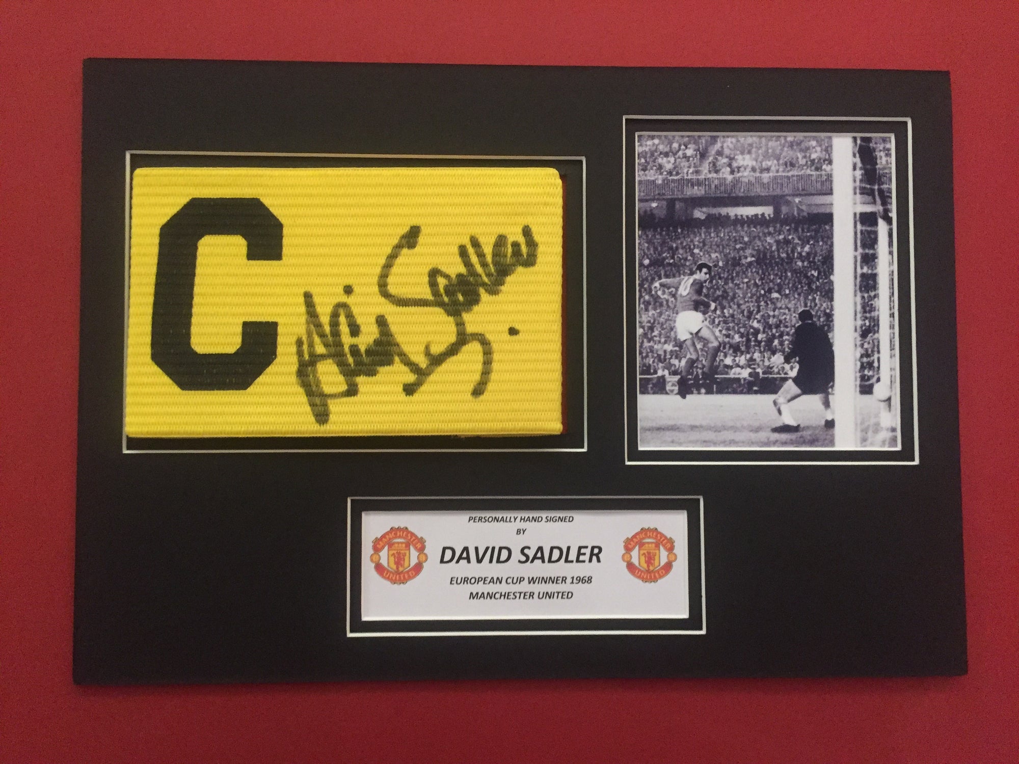 DAVID SADLER - SIGNERT KAPTEINSBIND MED EKTEHETSBEVIS/COA