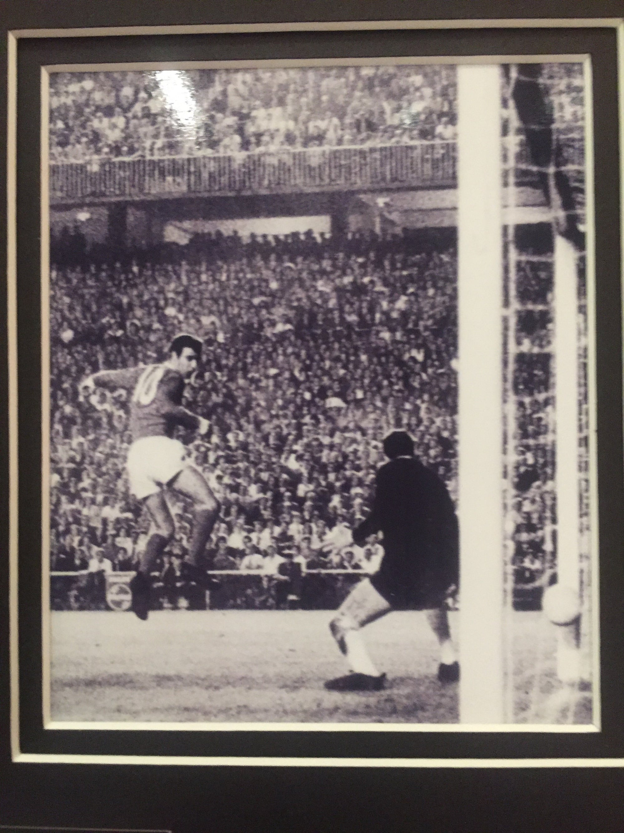 DAVID SADLER - SIGNERT KAPTEINSBIND MED EKTEHETSBEVIS/COA
