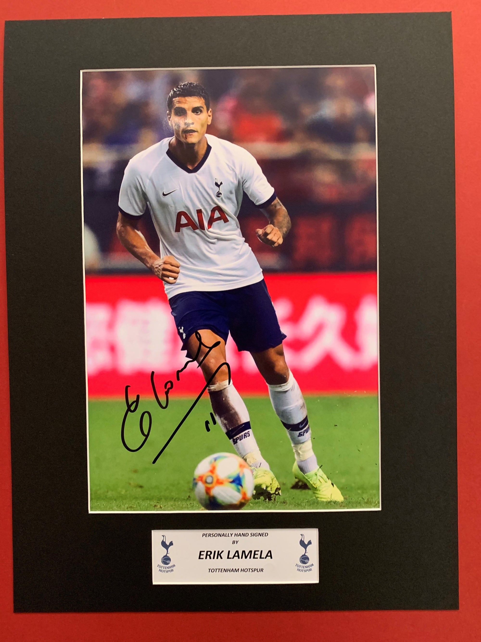 TOTTENHAM - ERIK LAMELA - SIGNERT BILDE MED EKTEHETSBEVIS/COA