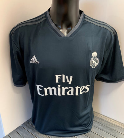 LUCA MODRIC - SIGNERT DRAKT MED EKTEHETSBEVIS/COA