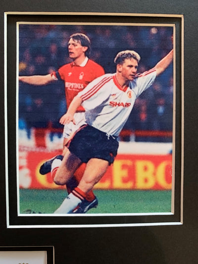 MARK ROBINS - SIGNERT KAPTEINSBIND MED EKTEHETSBEVIS/COA