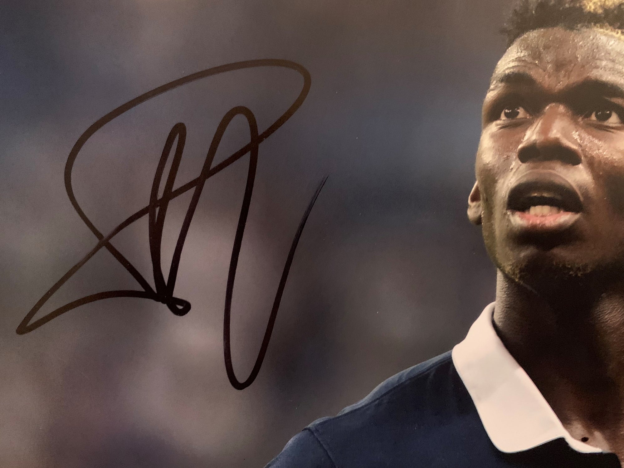 FRANKRIKE - PAUL POGBA - SIGNERT BILDE MED EKTEHETSBEVIS/COA