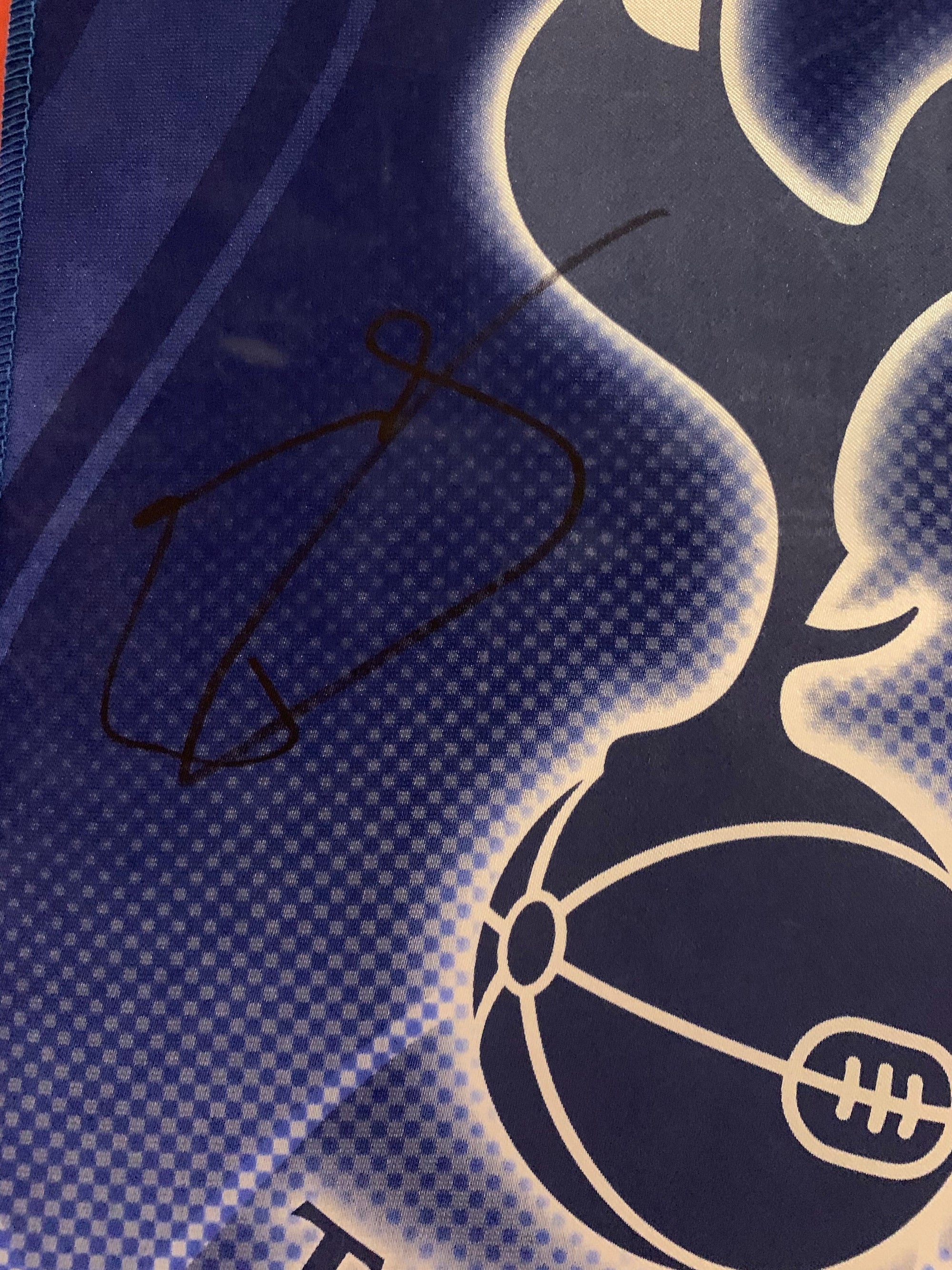 TOTTENHAM - DELE ALLI - SIGNERT TOTTENHAM-VIMPEL MED EKTEHETSBEVIS/COA
