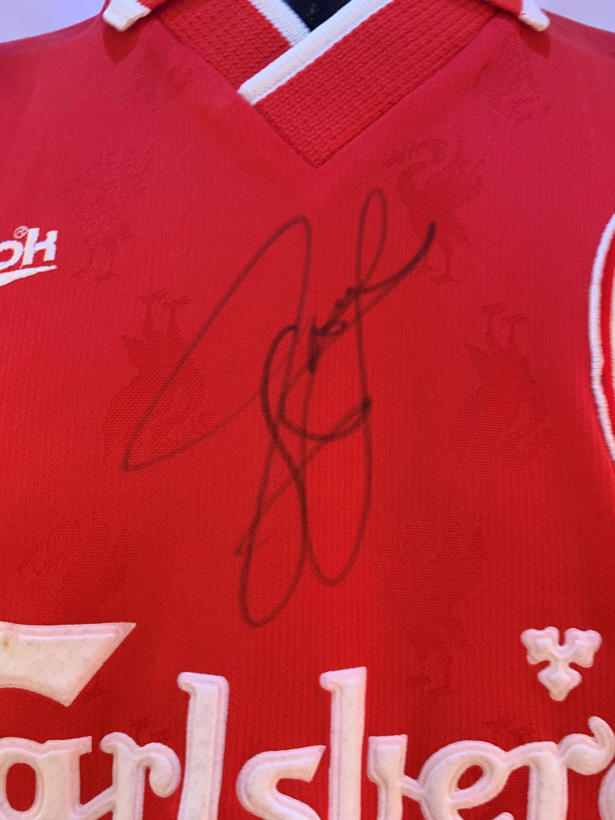 JOHN BARNES - SIGNERT DRAKT MED EKTEHETSGARANTI/COA