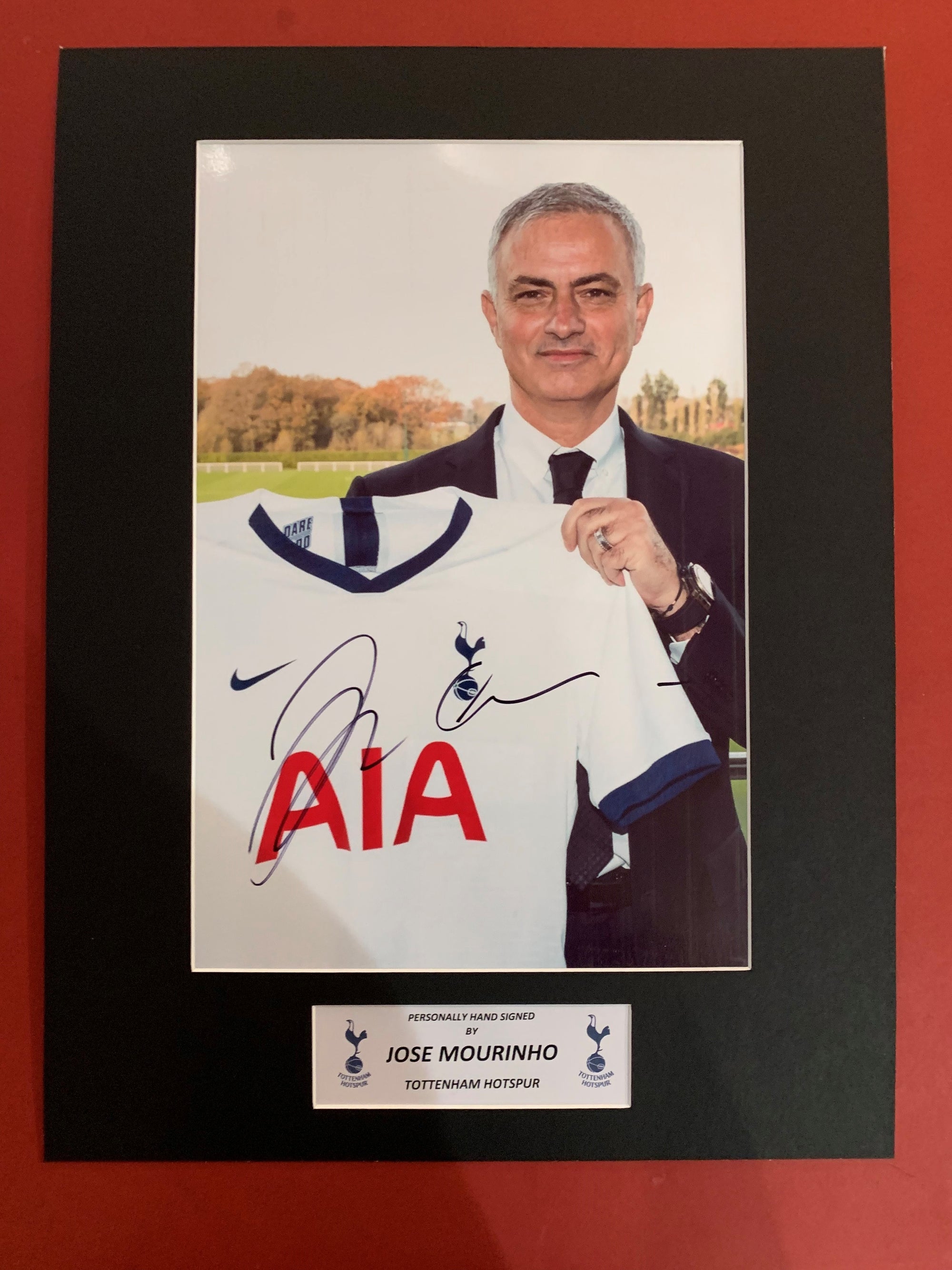 JOSE MOURIHHO - SIGNERT BILDE MED EKTEHETSBEVIS/COA