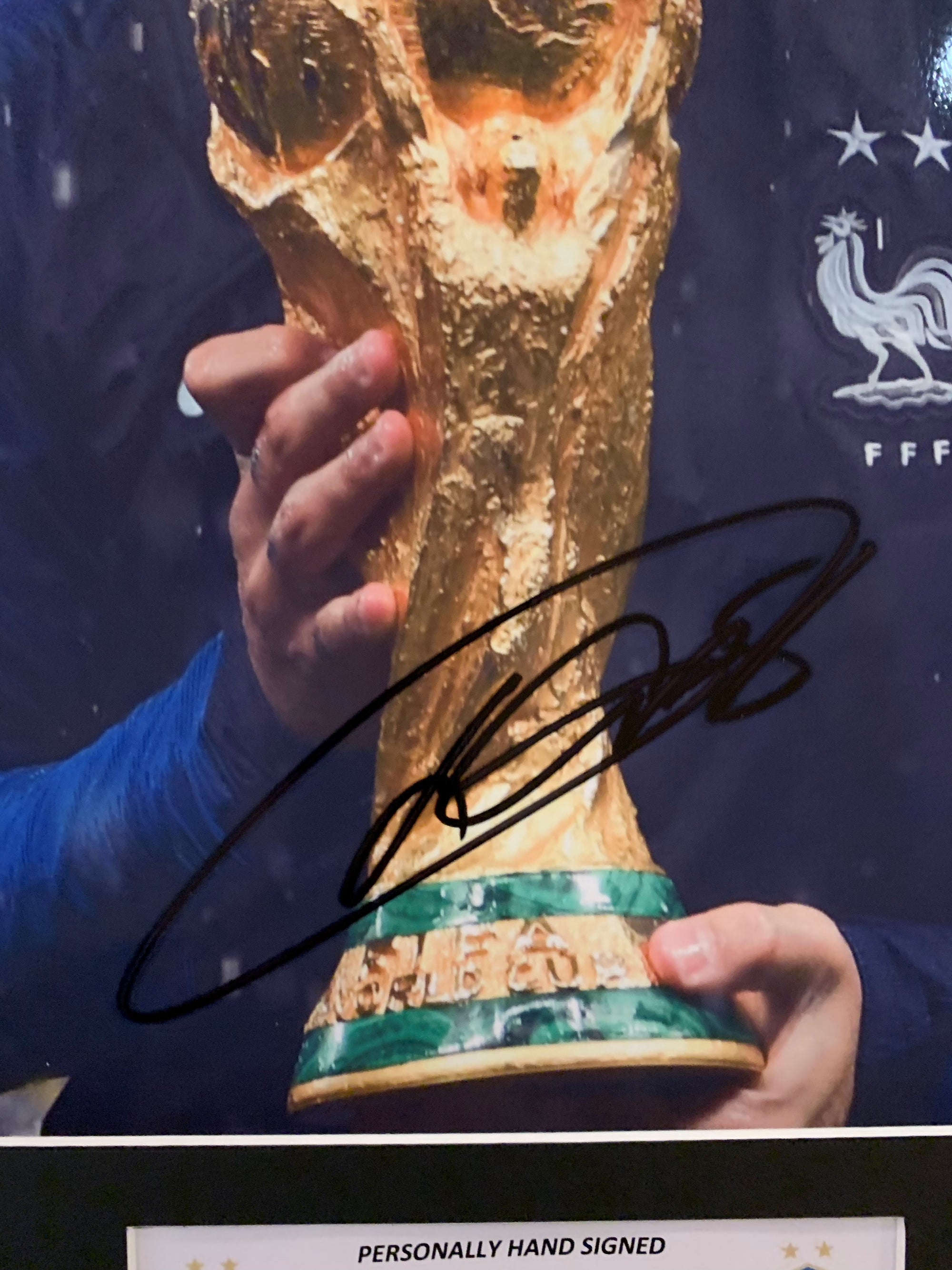 ANTOINE GRIEZMANN - SIGNERT BILDE MED EKTEHETSBEVIS/COA