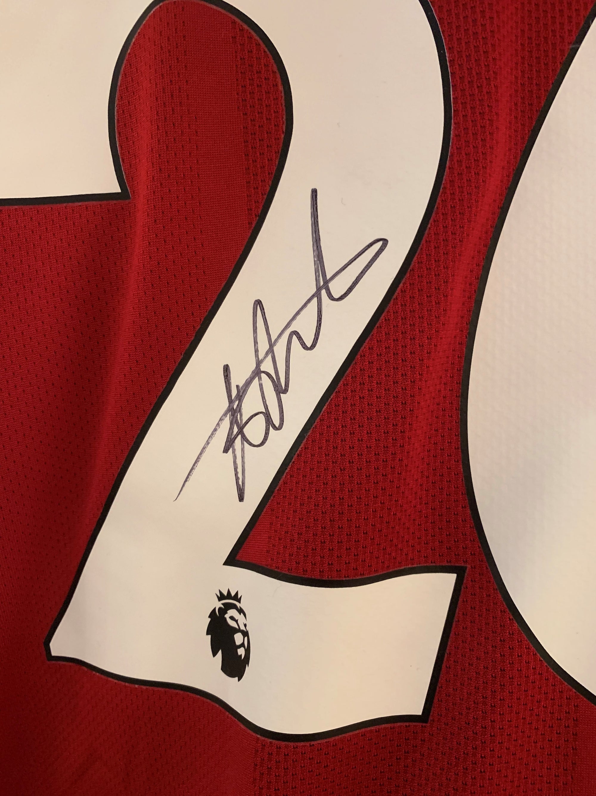 ANDREW ROBERTSON - SIGNERT DRAKT MED EKTEHETSBEVIS/COA