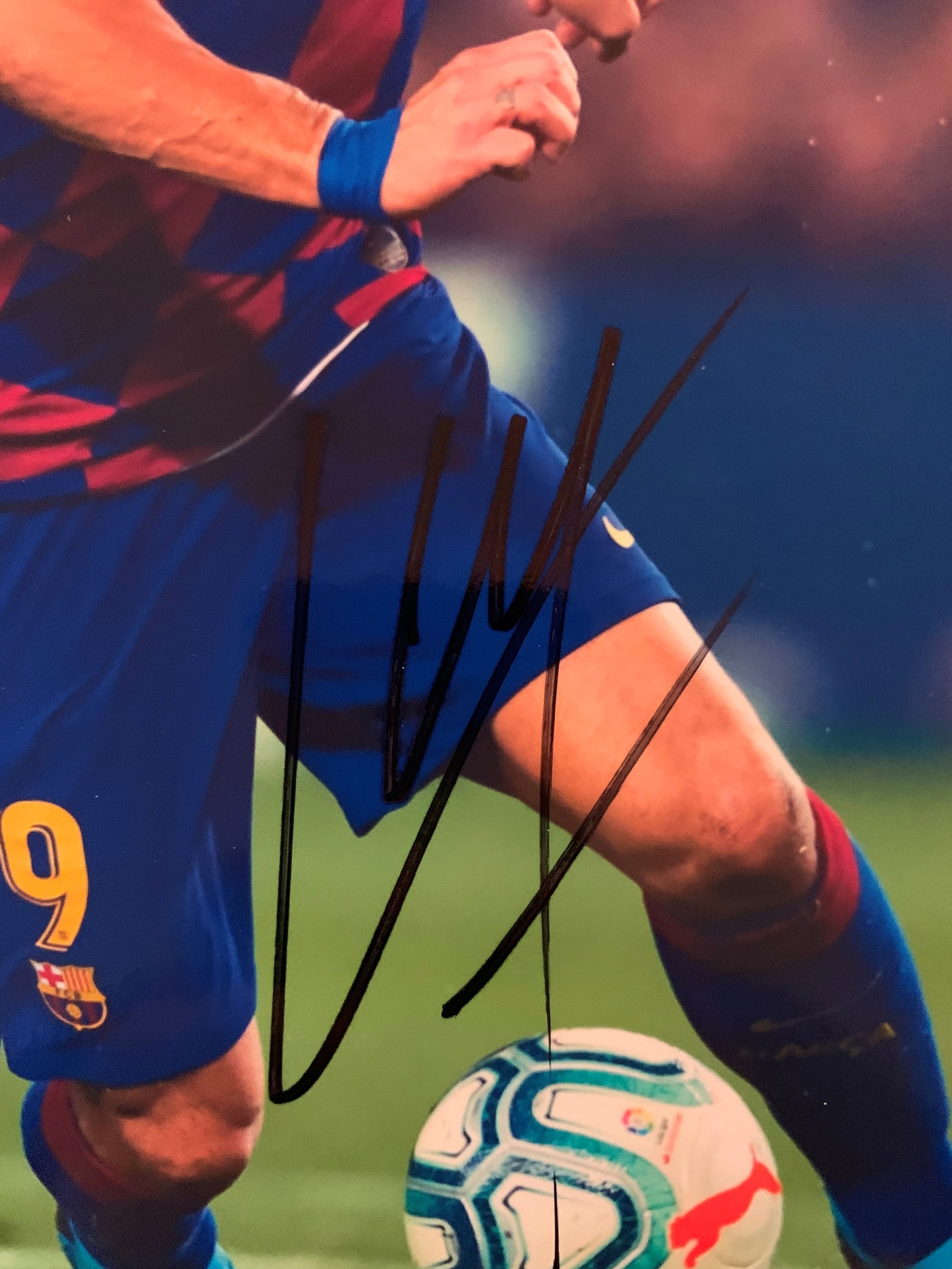 LUIS SUAREZ - SIGNERT BILDE MED EKTEHETSBEVIS/COA