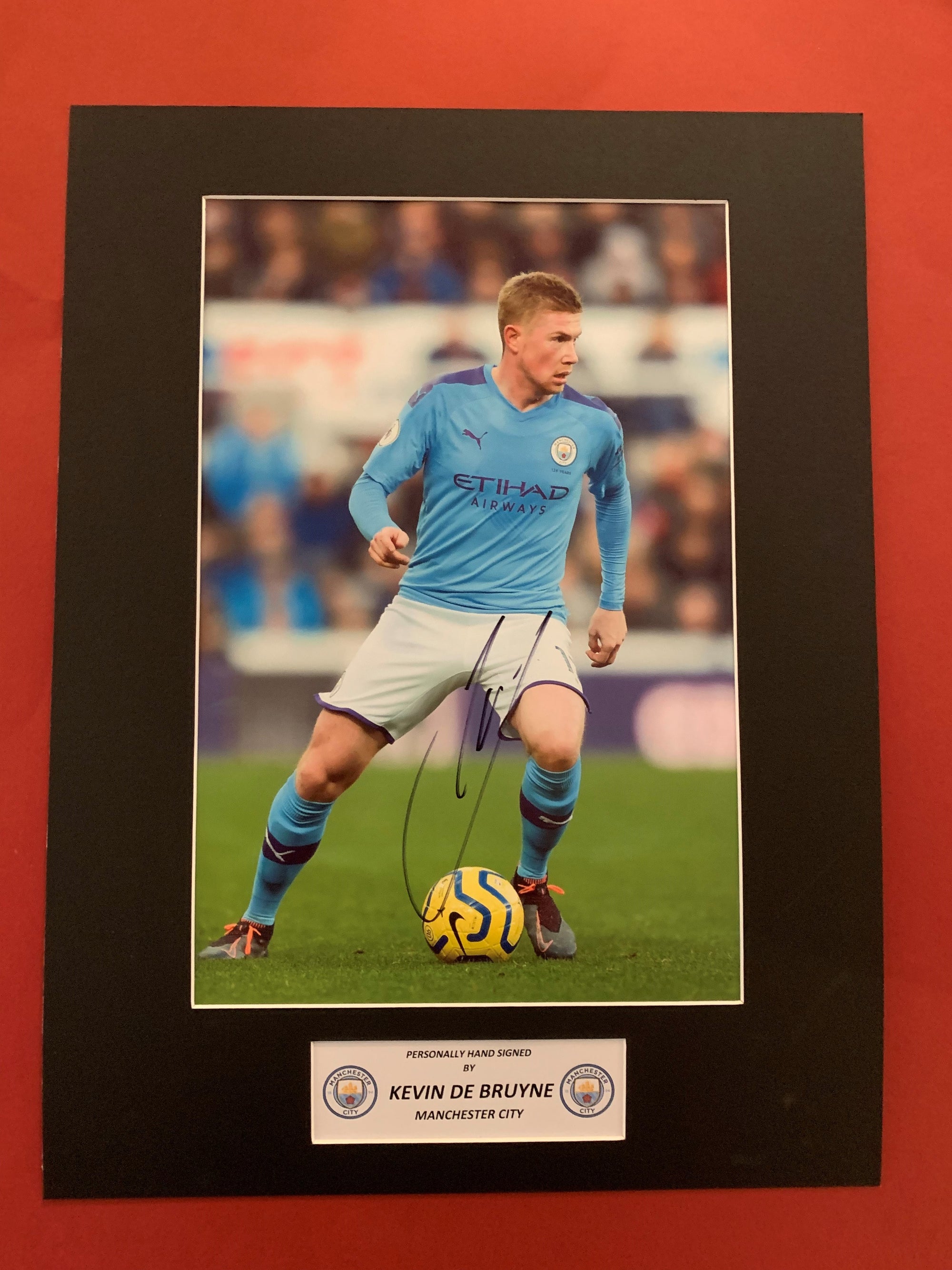 KEVIN DE BRUYNE- SIGNERT BILDE MED EKTEHETSGARANTI/COA