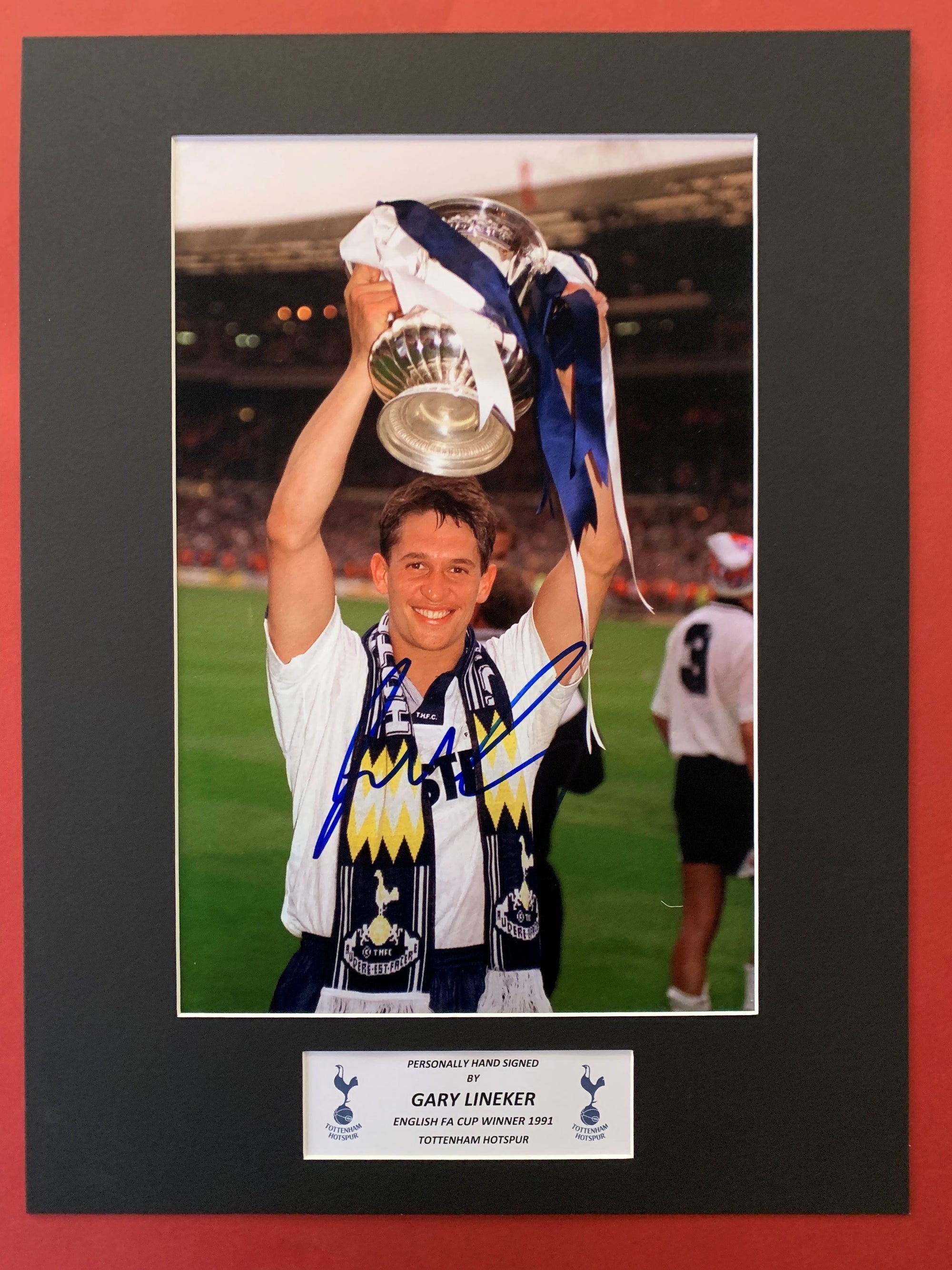 GARY LINEKER - SIGNERT BILDE MED EKTEHETSGARANTI/COA