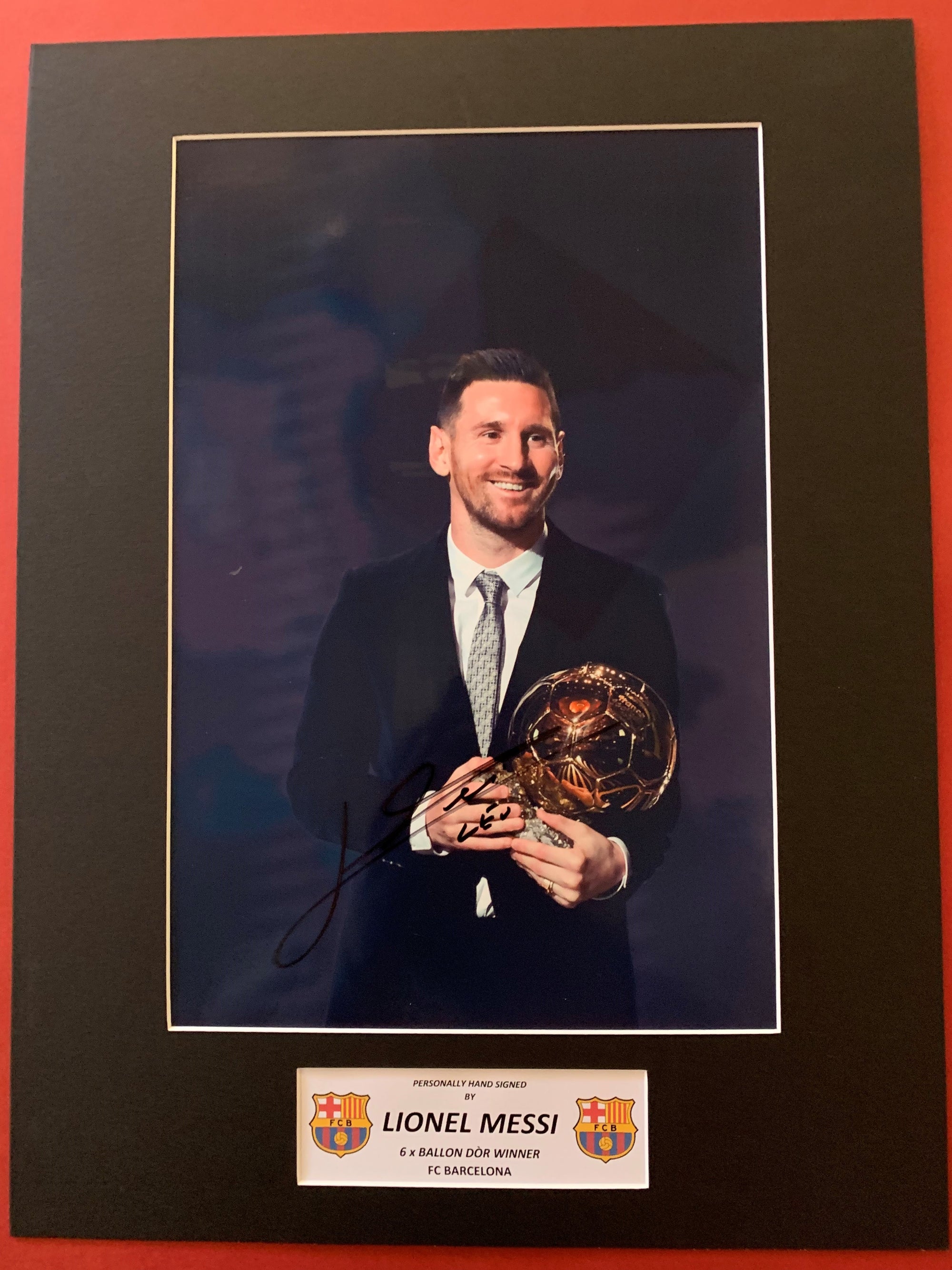 LIONEL MESSI - SIGNERT BILDE MED EKTEHETSBEVIS/COA