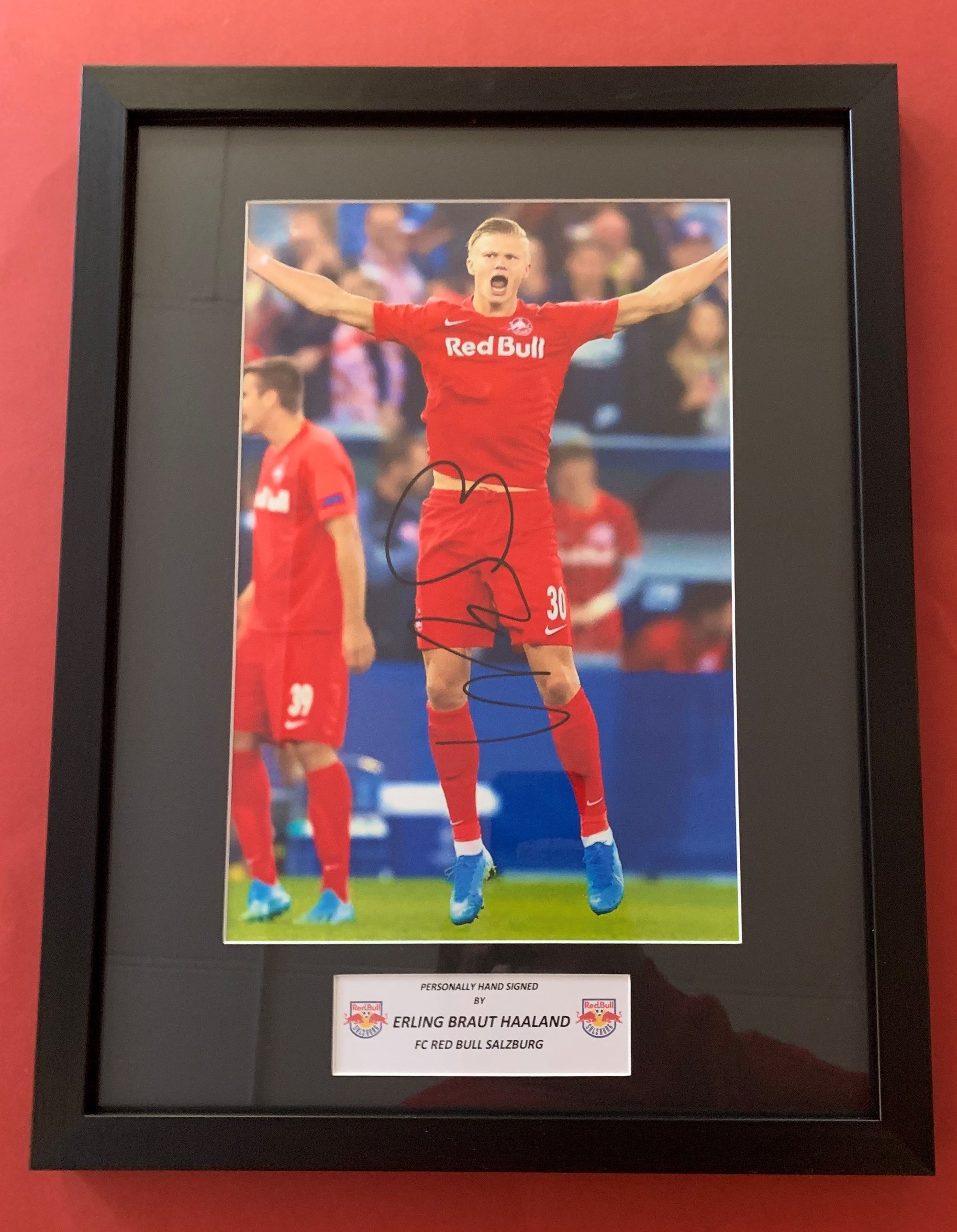 ERLING BRAUT HAALAND - SIGNERT BILDE MED EKTEHETSBEVIS/COA