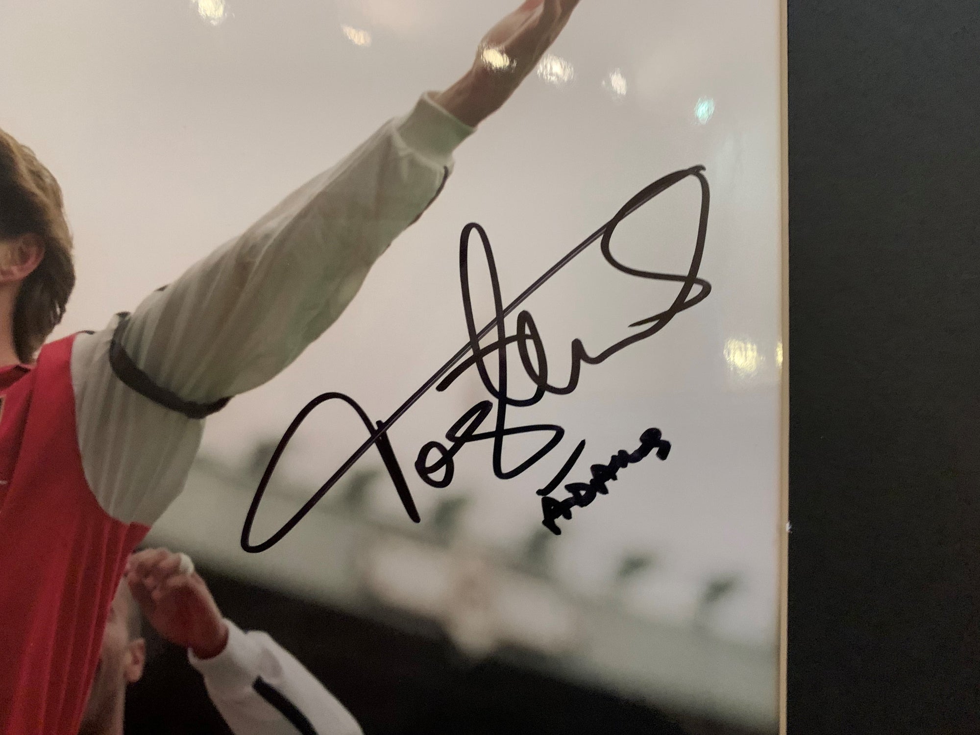 TONY ADAMS - SIGNERT BILDE MED EKTEHETSBEVIS/COA