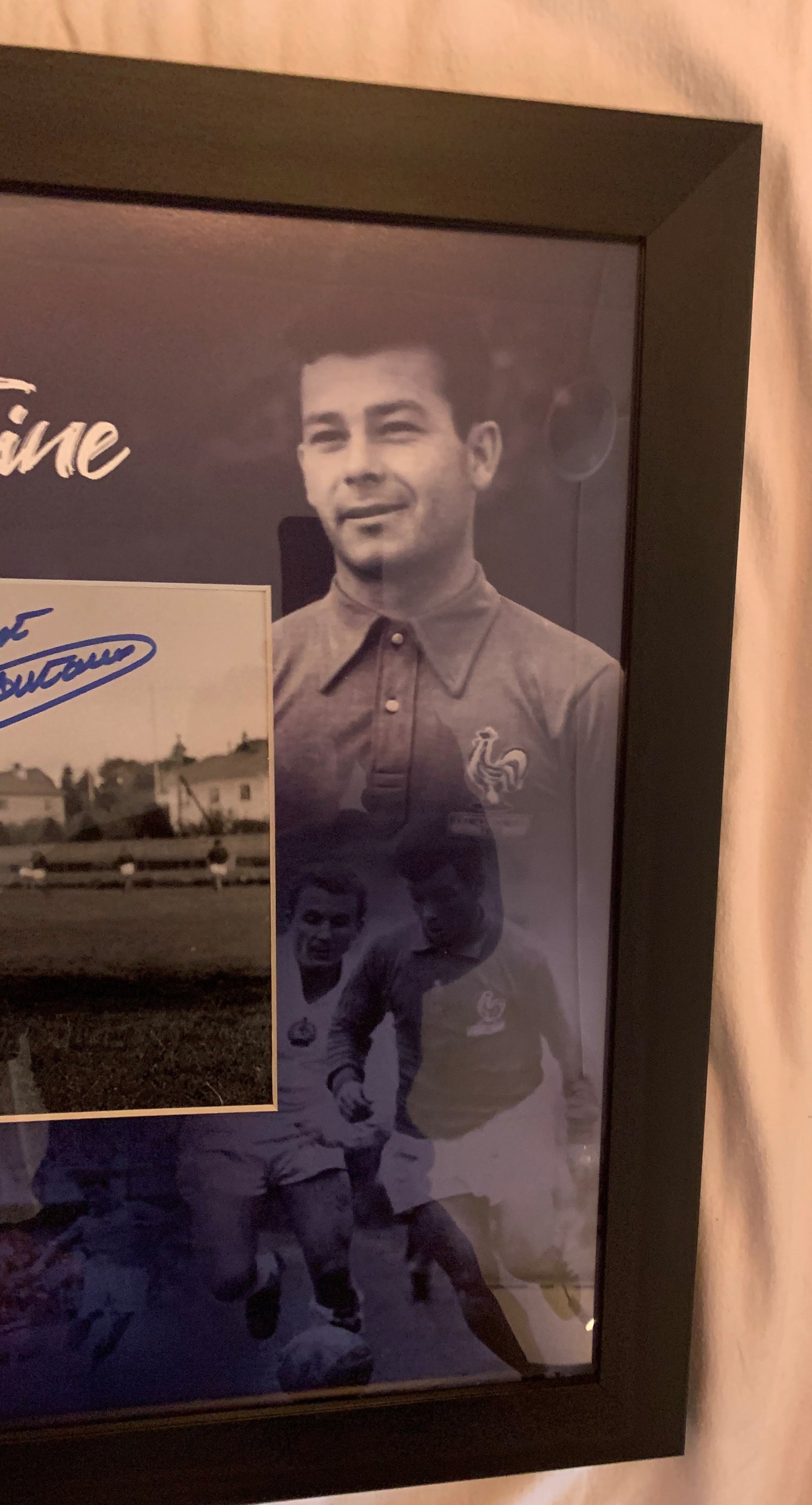 FRANKRIKE - JUST FONTAINE - SIGNERT BILDE I "ART-FRAME" MED EKTEHETSBEVIS