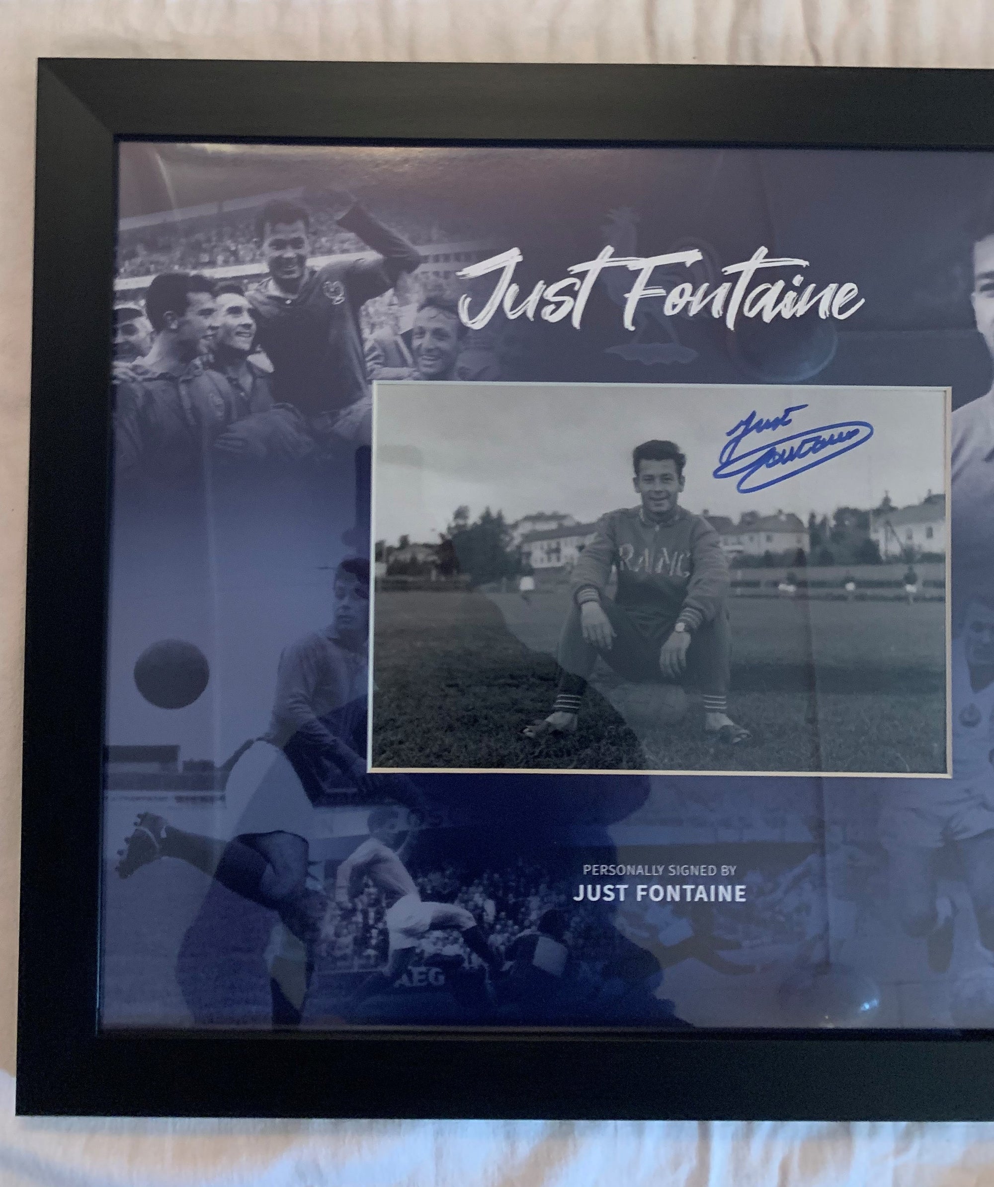 FRANKRIKE - JUST FONTAINE - SIGNERT BILDE I "ART-FRAME" MED EKTEHETSBEVIS
