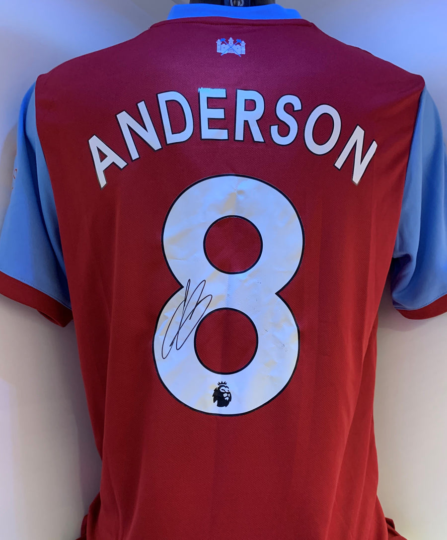 FELIPE ANDERSON - SIGNERT DRAKT MED EKTEHETSBEVIS/COA