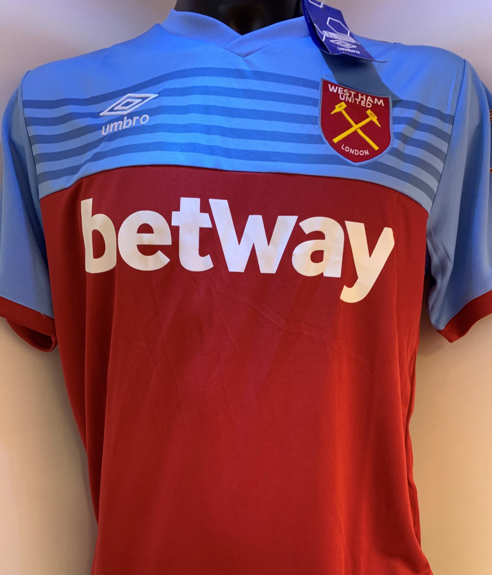 FELIPE ANDERSON - SIGNERT DRAKT MED EKTEHETSBEVIS/COA