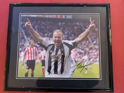 ALAN SHEARER - SIGNERT BILDE MED EKTEHETSBEVIS/COA
