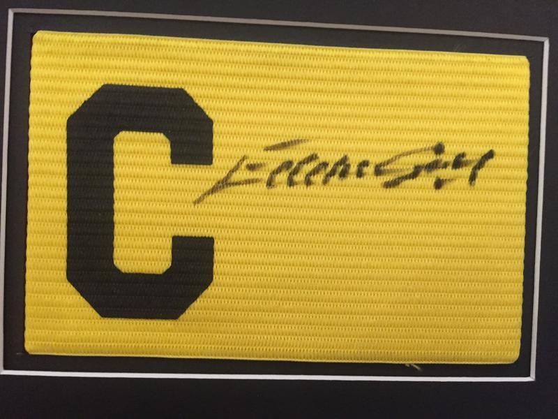 EDDIE GRAY - SIGNERT KAPTEINSBIND MED EKTEHETSGARANTI/COA