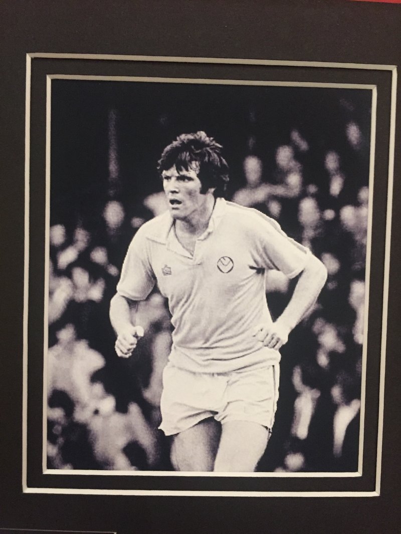 EDDIE GRAY - SIGNERT KAPTEINSBIND MED EKTEHETSGARANTI/COA