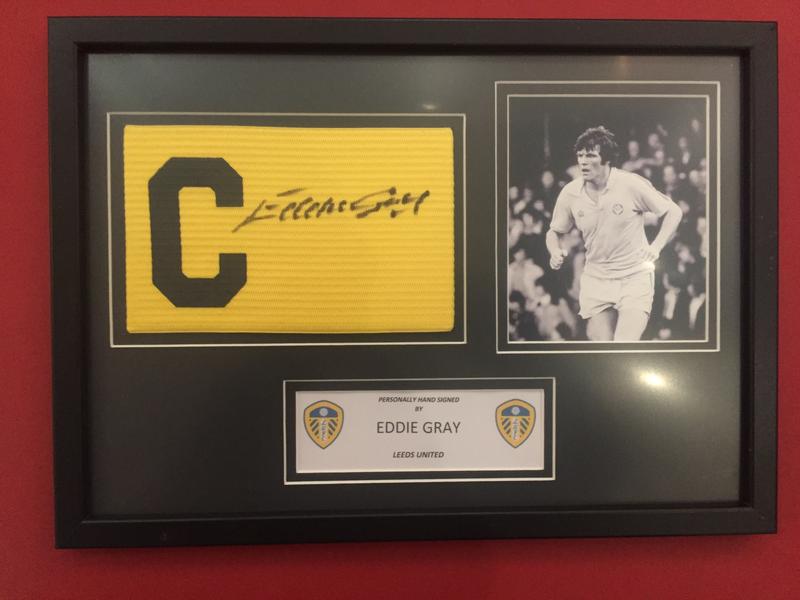 EDDIE GRAY - SIGNERT KAPTEINSBIND MED EKTEHETSGARANTI/COA