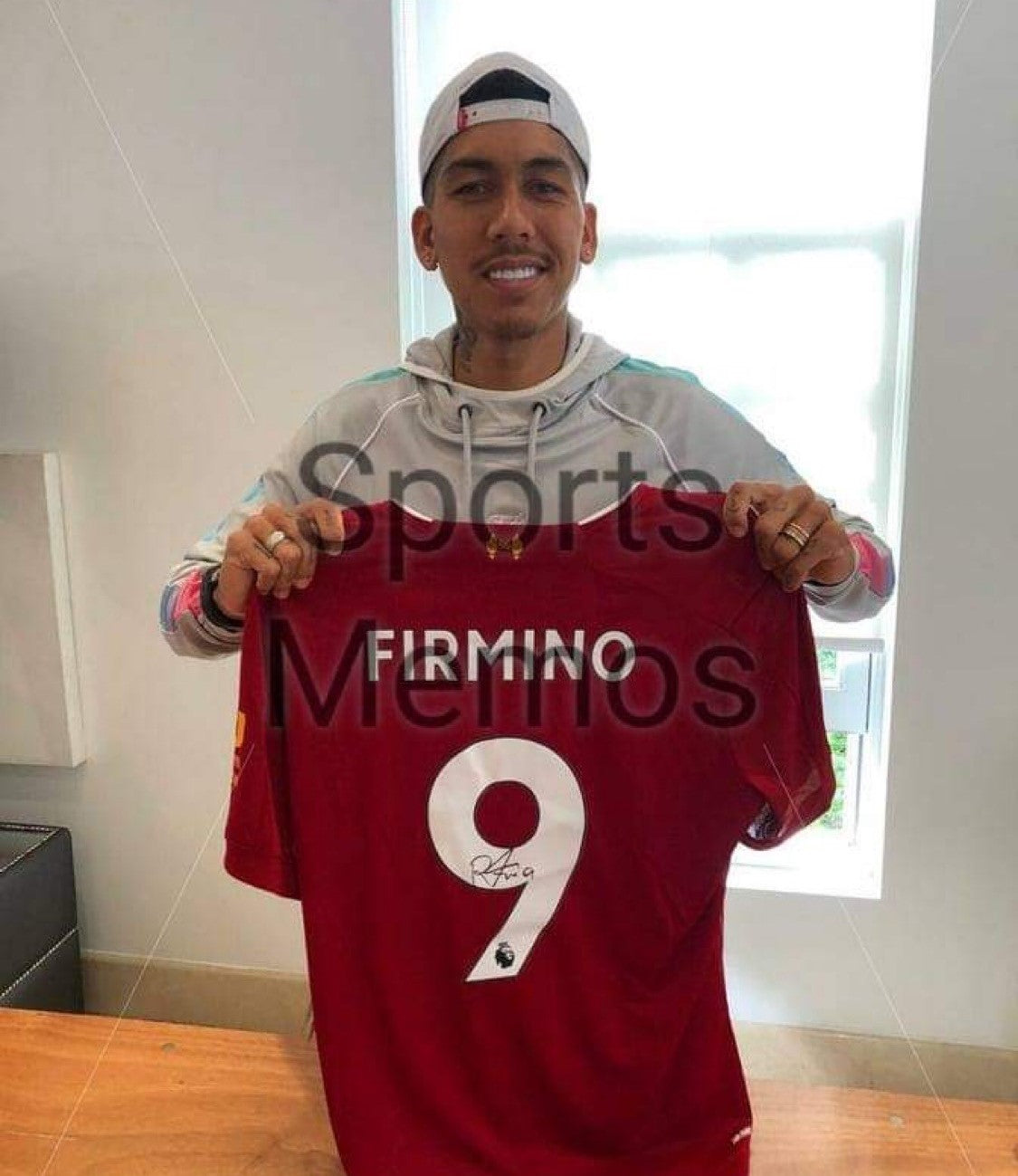 ROBERTO FIRMINO - SIGNERT DRAKT MED EKTEHETSBEVIS/COA
