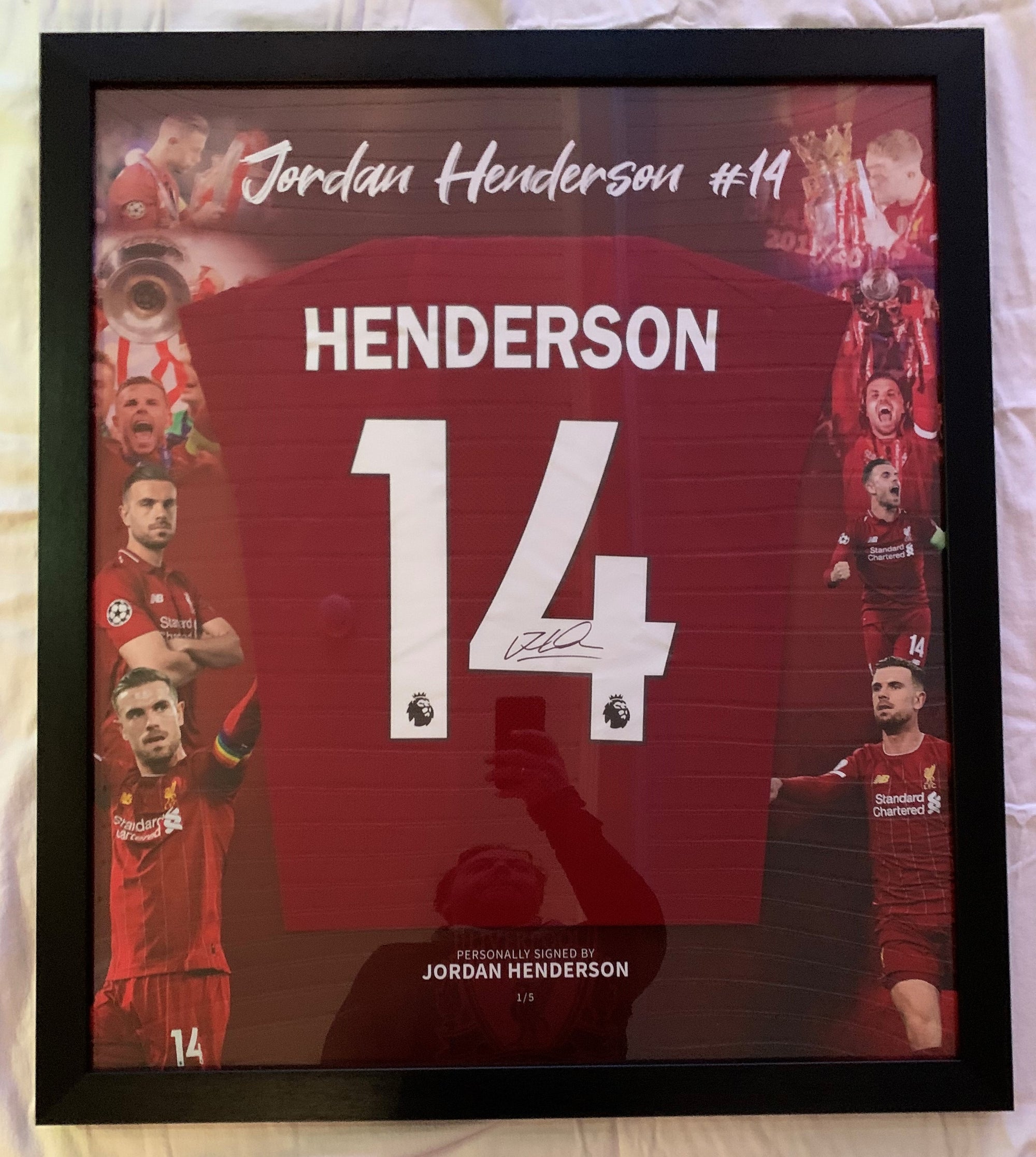 JORDAN HENDERSON - FERDIG SIGNERT OG INNRAMMET DRAKT "ART-FRAME" MED EKTEHETSBEVIS/COA