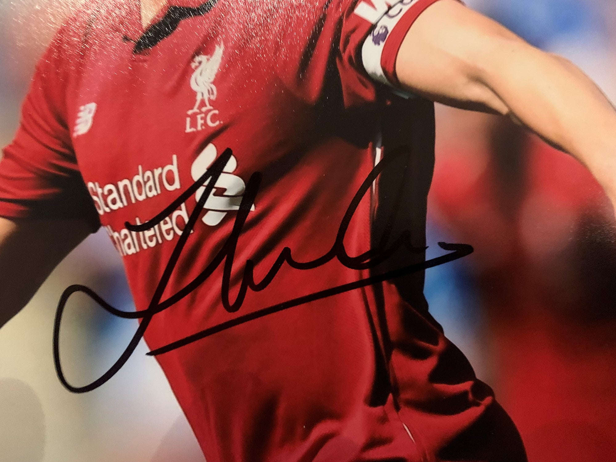 JORDAN HENDERSON - SIGNERT BILDE MED EKTEHETSBEVIS/COA