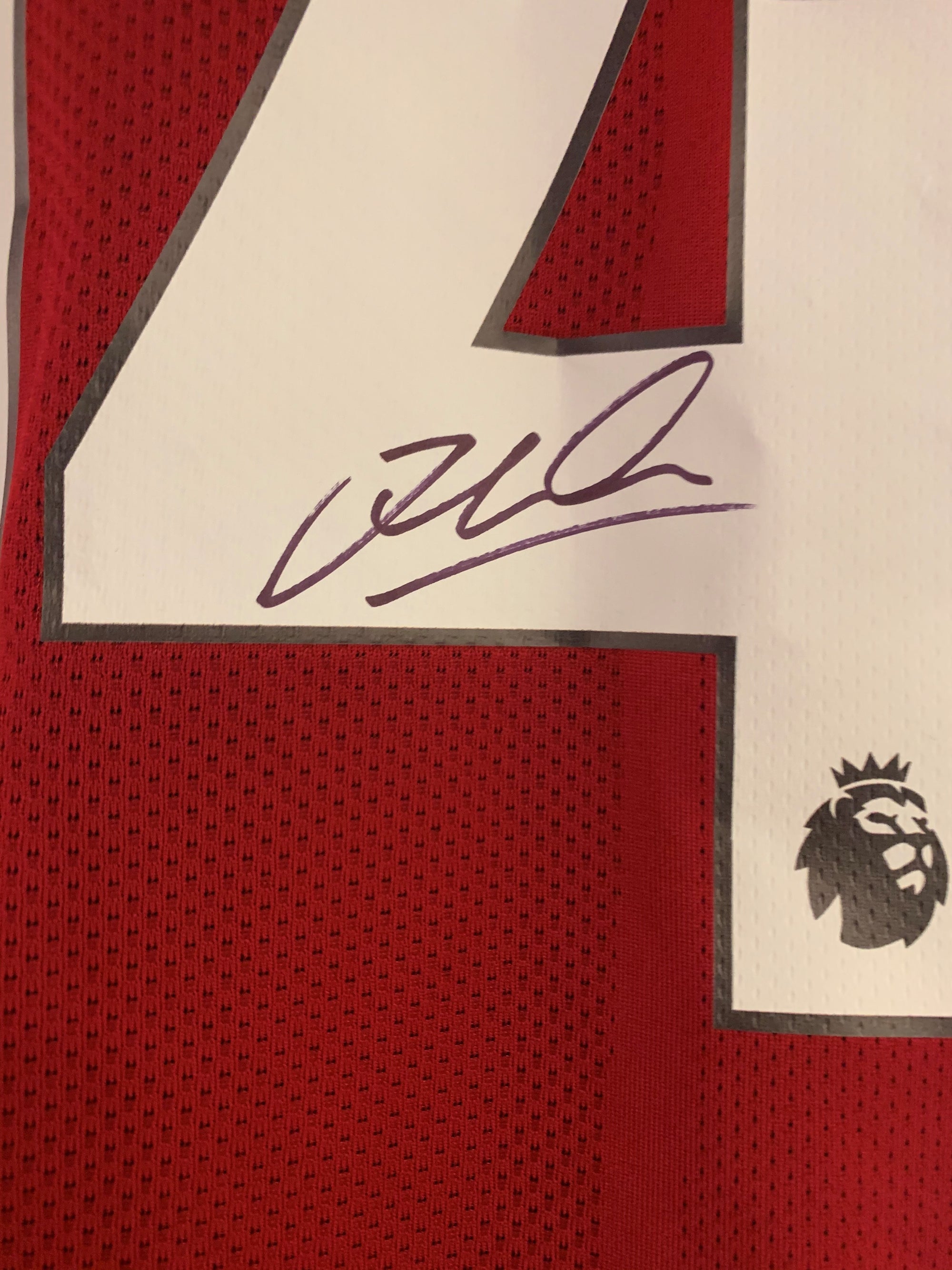 JORDAN HENDERSON - SIGNERT DRAKT MED EKTEHETSBEVIS/COA