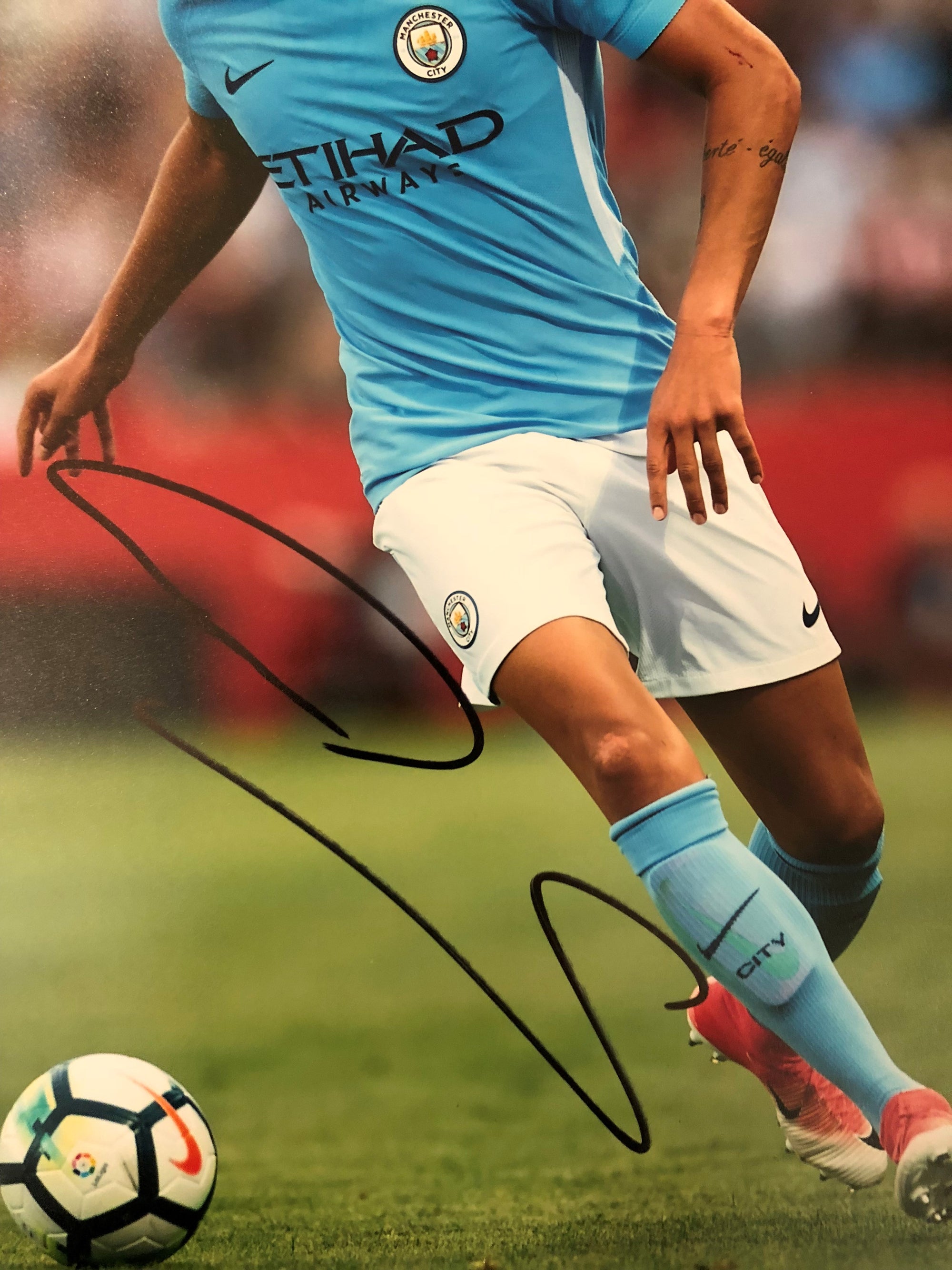 LEROY SANE - SIGNERT BILDE MED EKTEHETSBEVIS/COA