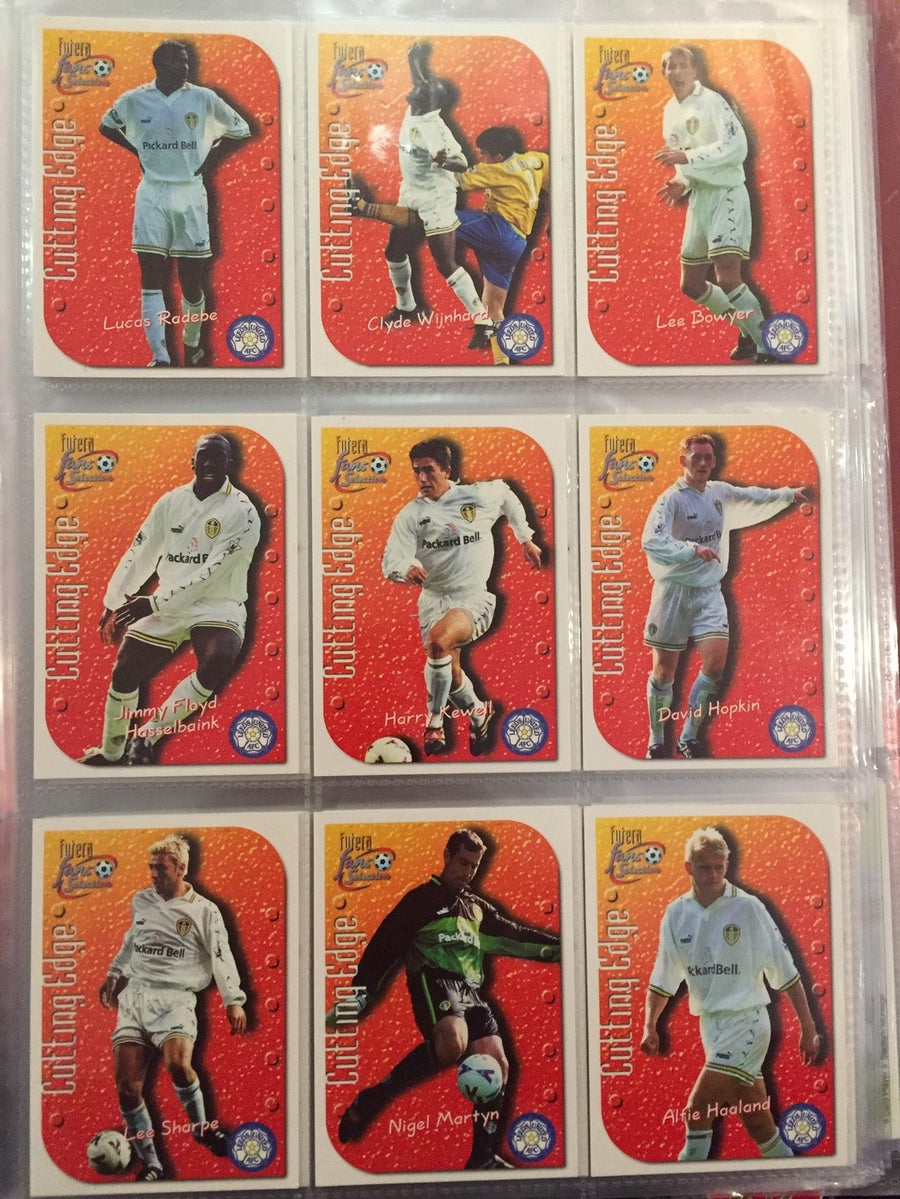 LEEDS UNITED - FUTERA 1999 - KOMPLETT SETT MED 99 KORT I PERM