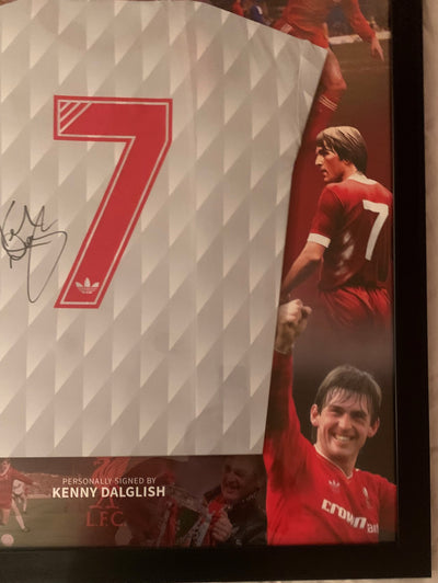 SIR KENNY DALGLISH - SIGNERT FERDIG "ART-FRAME" INNRAMMET DRAKT MED EKTEHETSBEVIS/COA