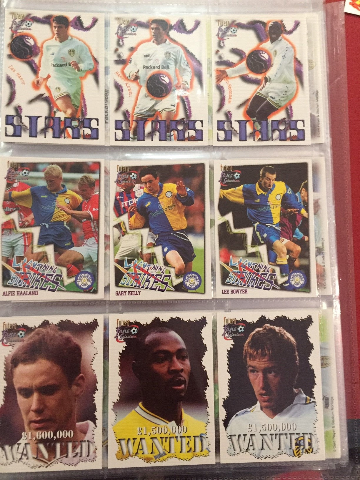 LEEDS UNITED - FUTERA 1999 - KOMPLETT SETT MED 99 KORT I PERM