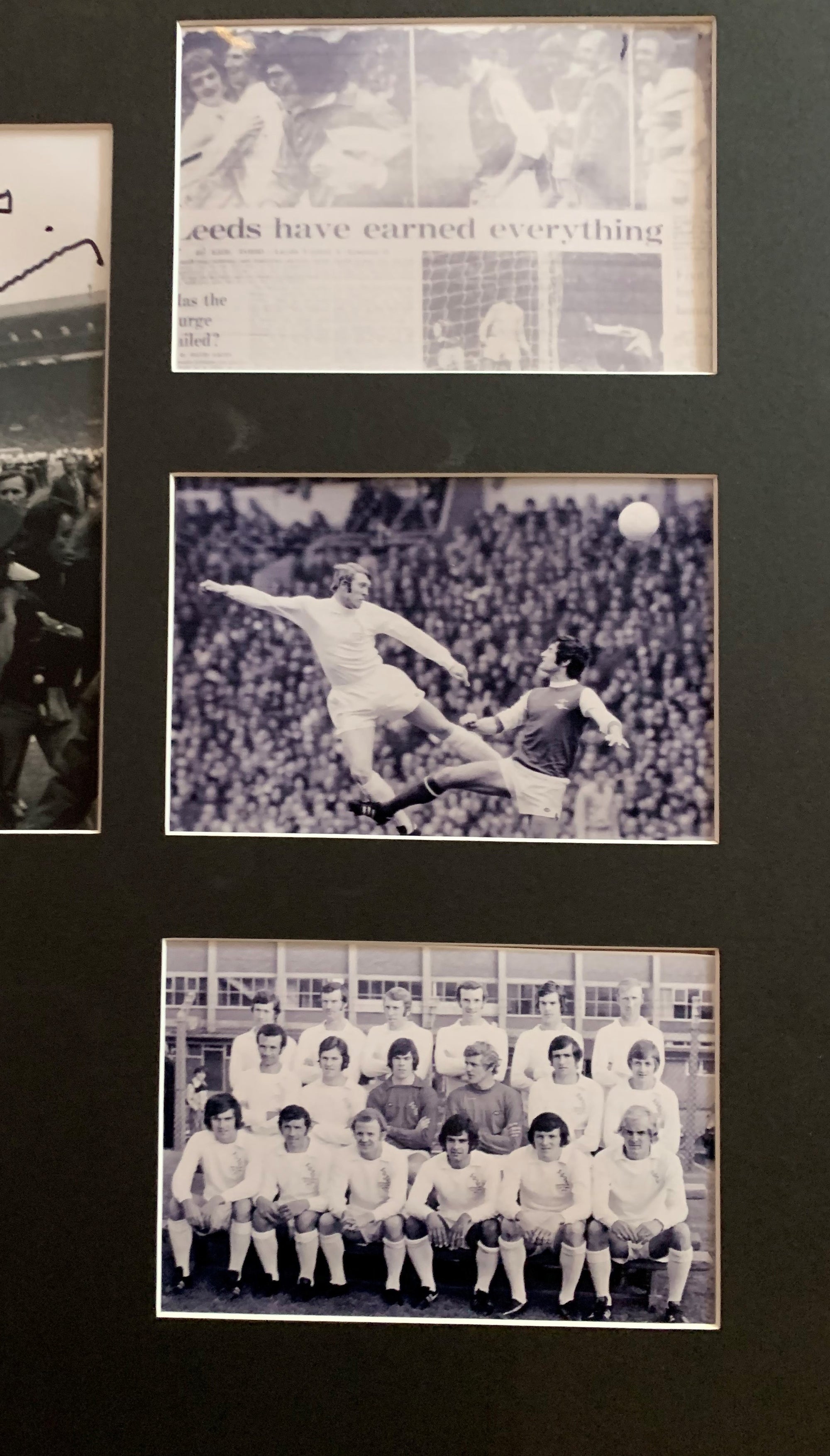 LEEDS UNITED MULTISIGNERT FA-CUP 1972 FOTOMONTASJE MED EKTEHETSBEVIS/COA
