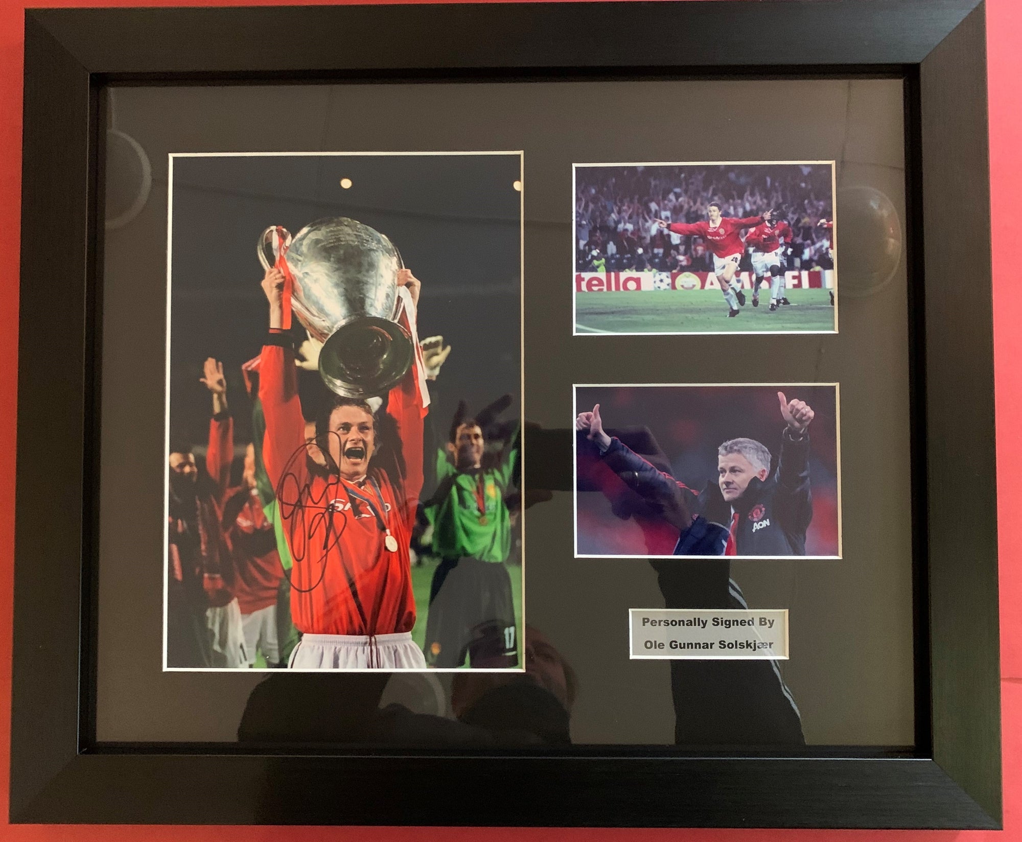 MANCHESTER UNITED - OLE GUNNAR SOLSKJÆR - SIGNERT BILDE MED EKTEHETSBEVIS/COA