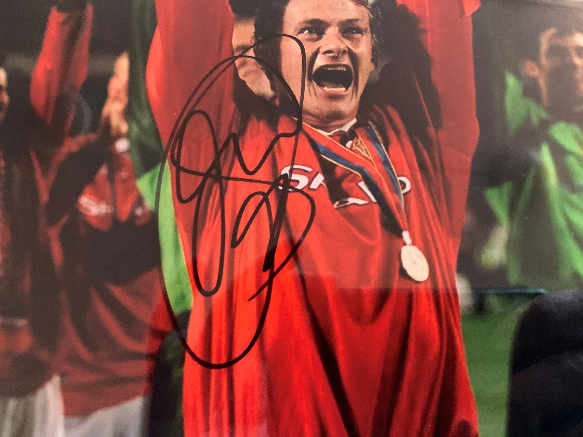 MANCHESTER UNITED - OLE GUNNAR SOLSKJÆR - SIGNERT BILDE MED EKTEHETSBEVIS/COA