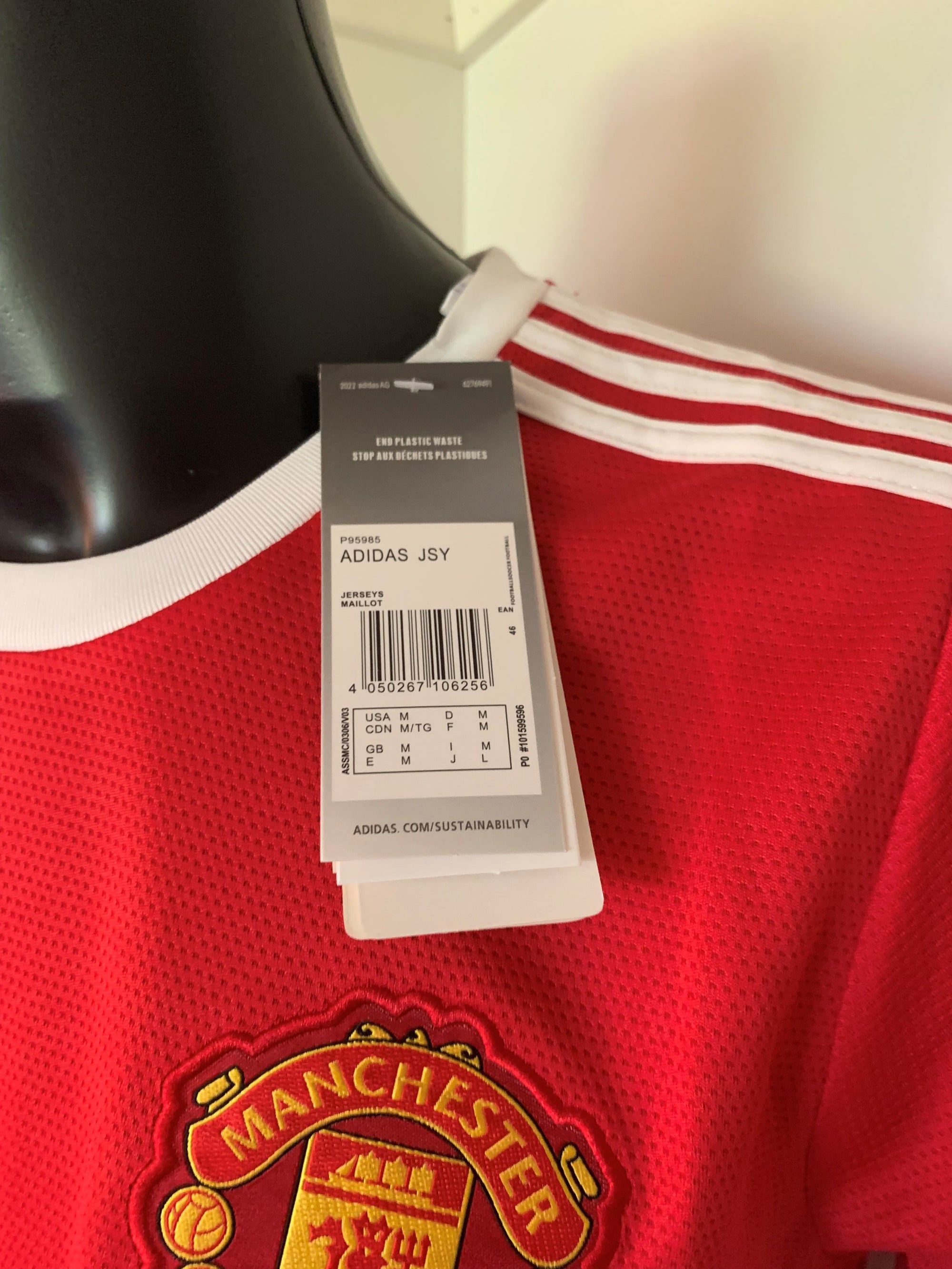 SIR ALEX FERGUSON - "38 TROPHIES" - SIGNERT DRAKT MED EKTEHETSBEVIS/COA