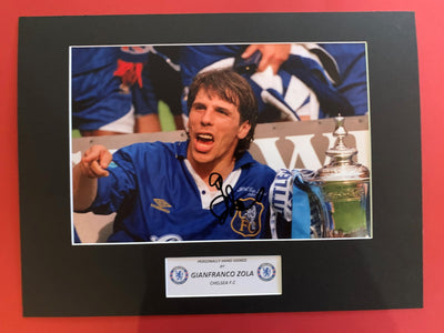 GIANFRANCO ZOLA - SIGNERT BILDE MED EKTEHETSGARANTI/COA