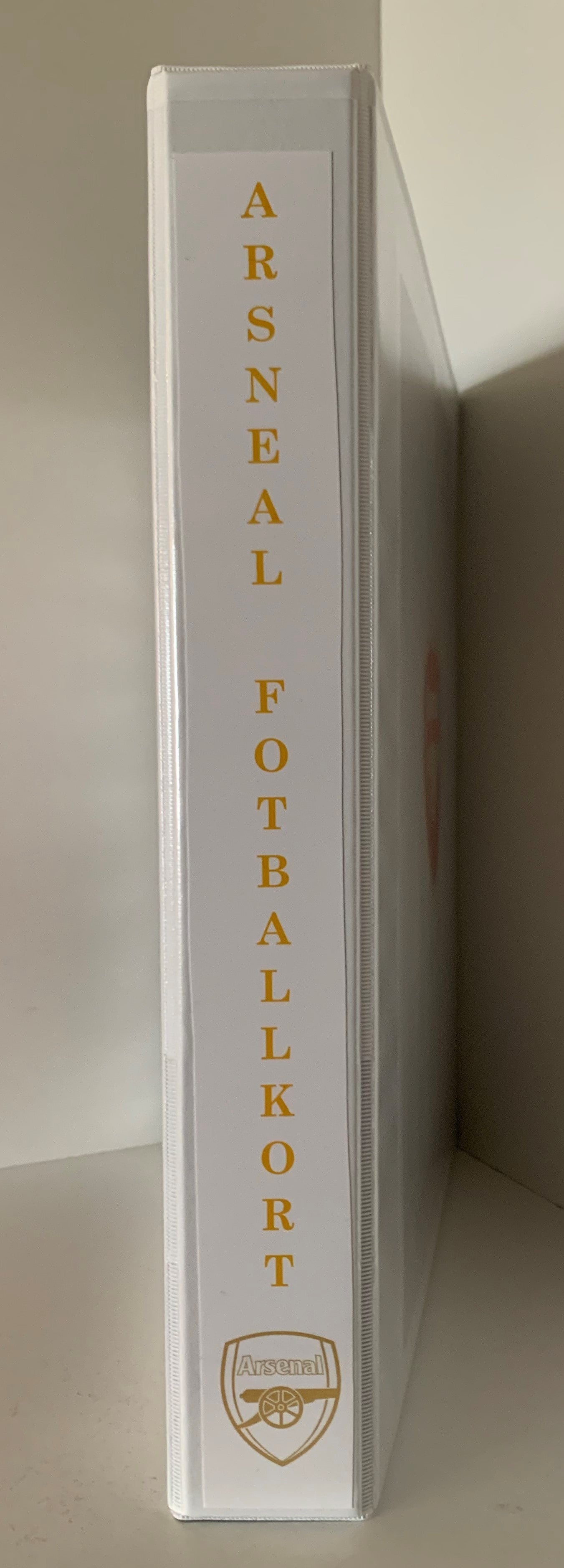 ARSENAL SAMLEPERM FOR FOTBALLKORT MED 50 STK PLASTLOMMER MED PLASS TIL  450 STK KORT