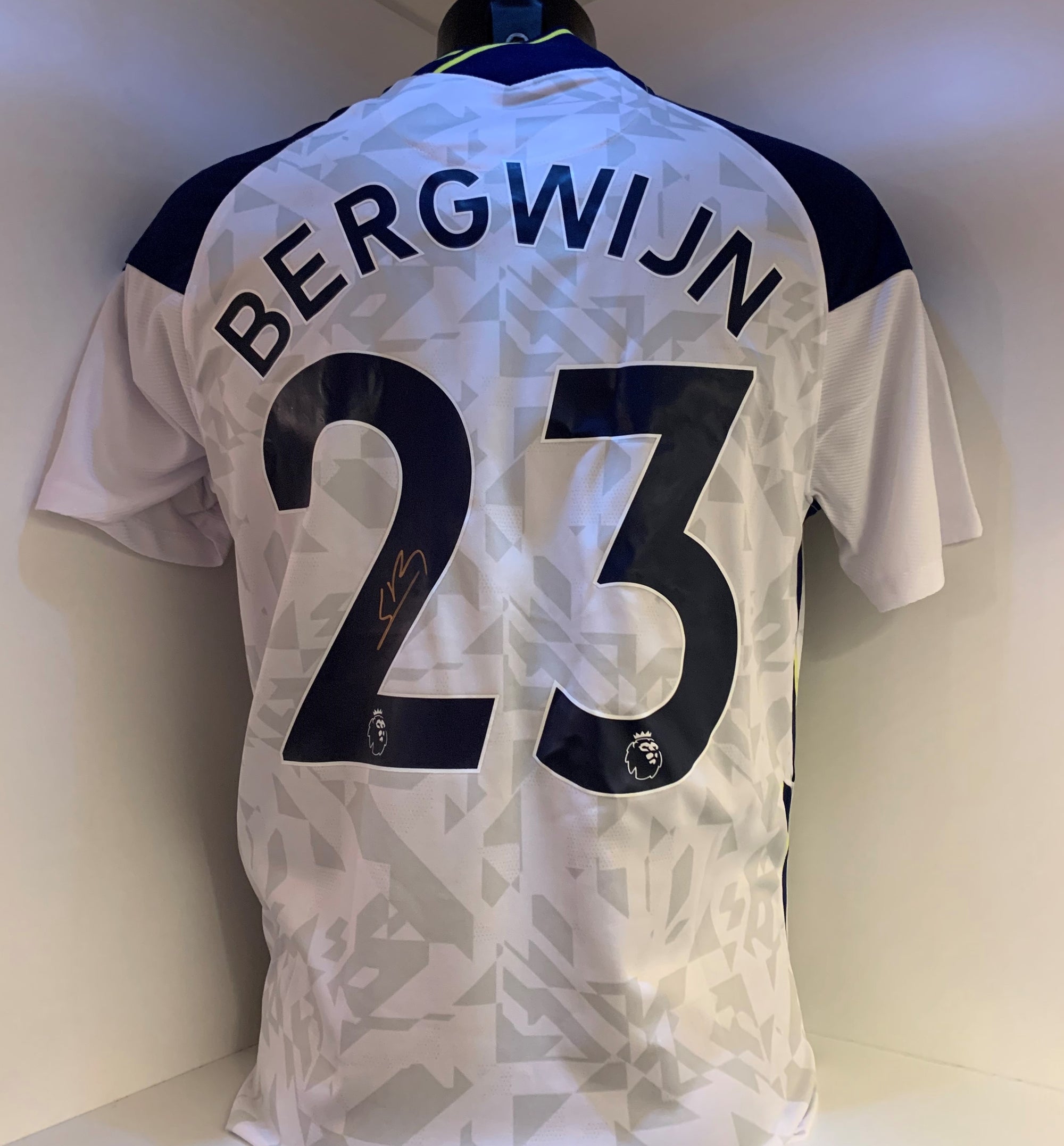 TOTTENHAM - STEVEN BERGWIJN - SIGNERT DRAKT MED EKTEHETSBEVIS/COA